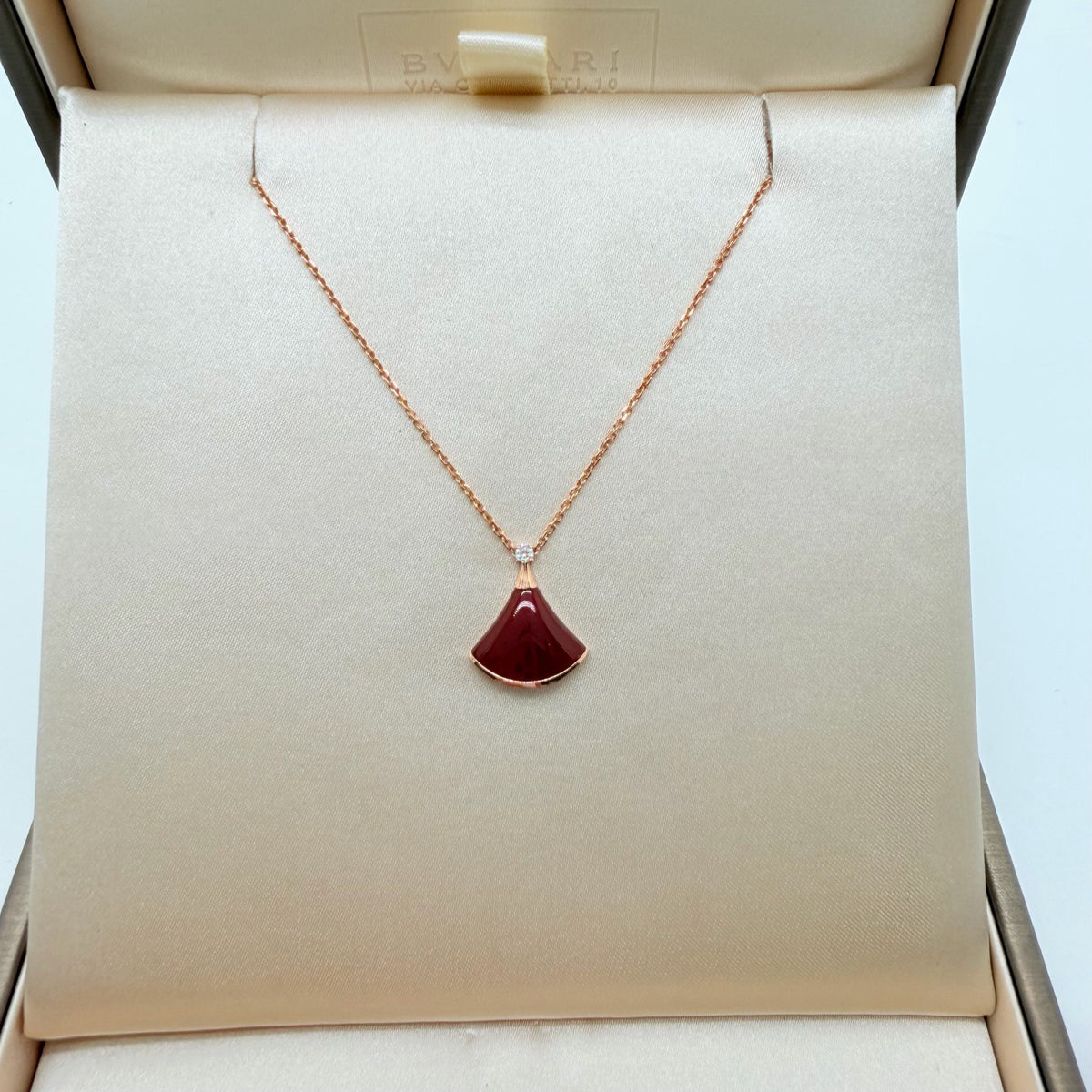 Bvlgari - Divas' Dream Small - 18k rose gold with carnelian and diamond - Red - (small)
