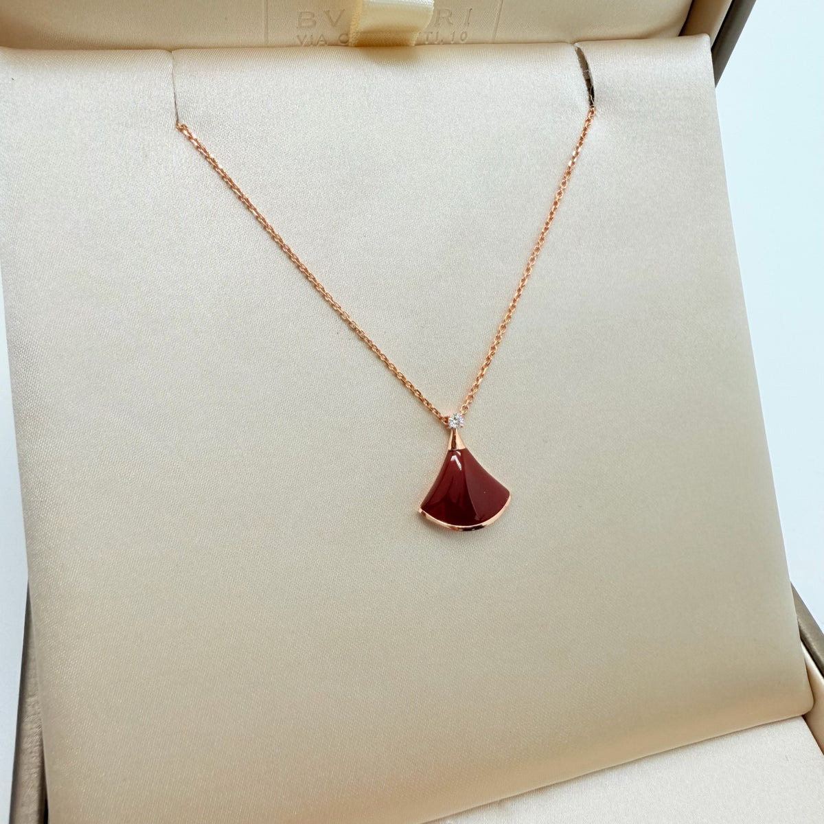 Bvlgari - Divas' Dream Small - 18k rose gold with carnelian and diamond - Red - (small)