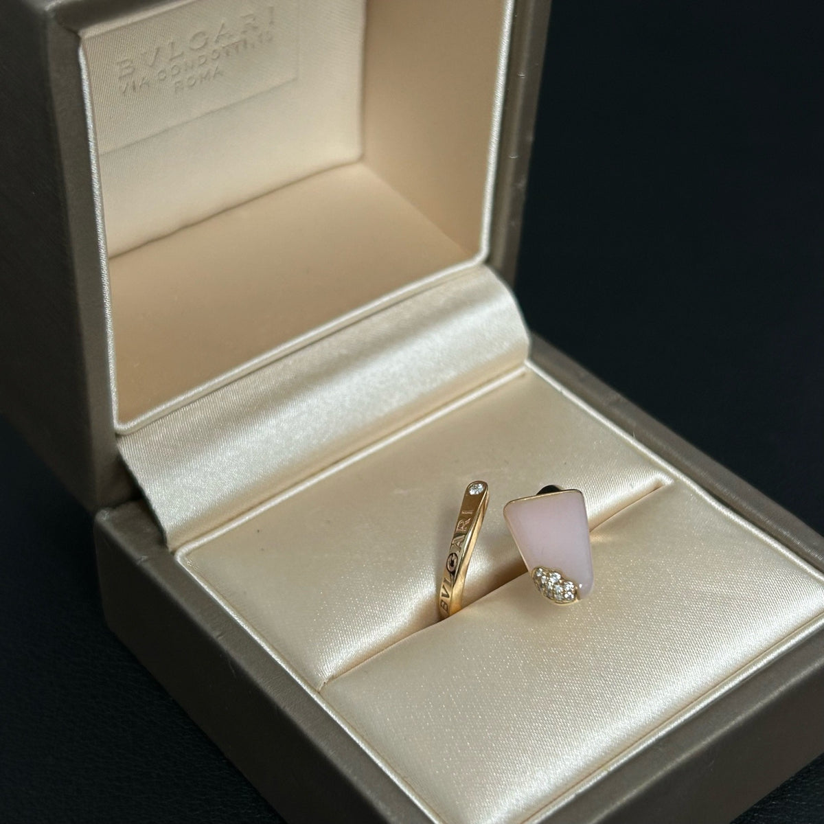 Bvlgari - Gelati - 18-karat yellow gold with pink opal and diamonds - Pink - (50)