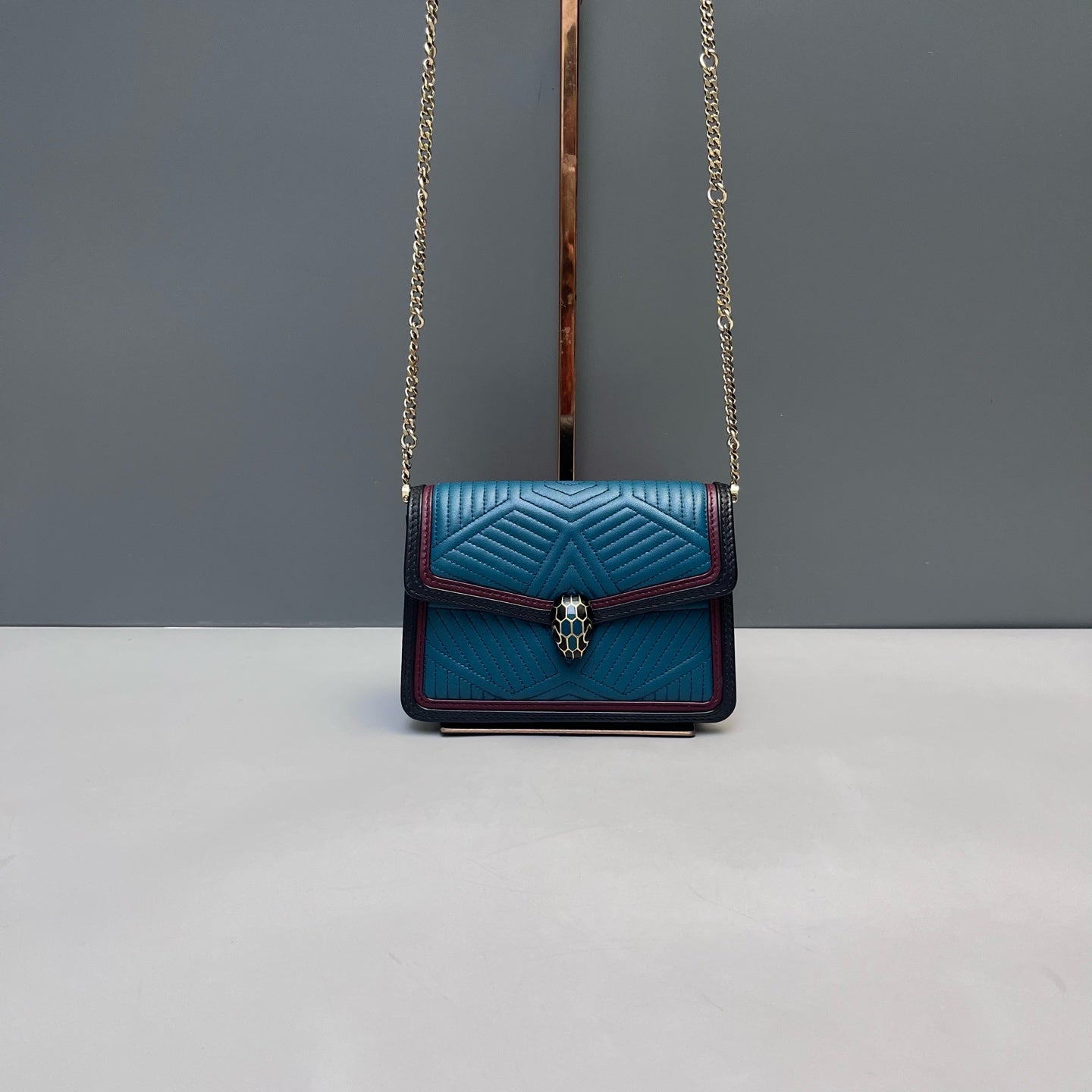 Bvlgari - Serpenti Forever Accordion Bag - Calfskin leather - Multicolour - (mini)