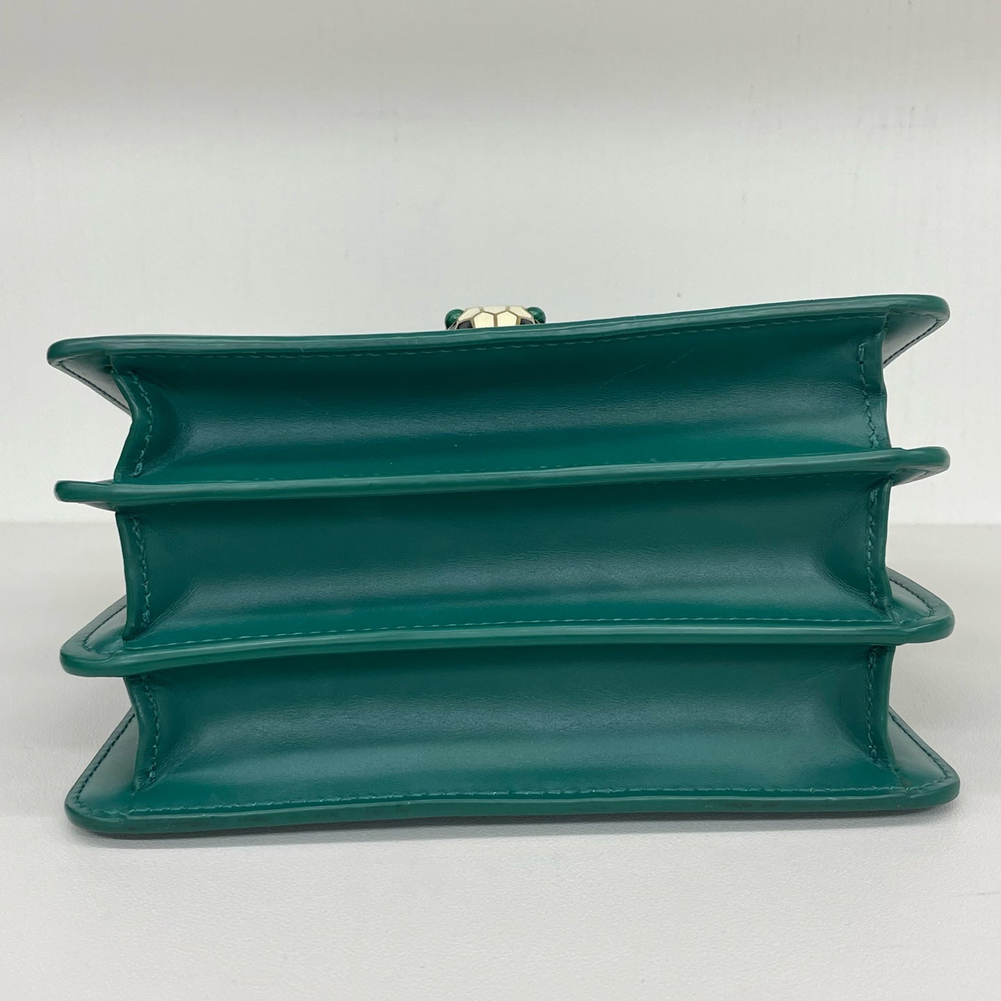 BVLGARI - Serpenti Forever Accordion Bag - Smooth calf leather with stingray leather flap - Emerald Green with Gold-Tone Hardware - (mini)