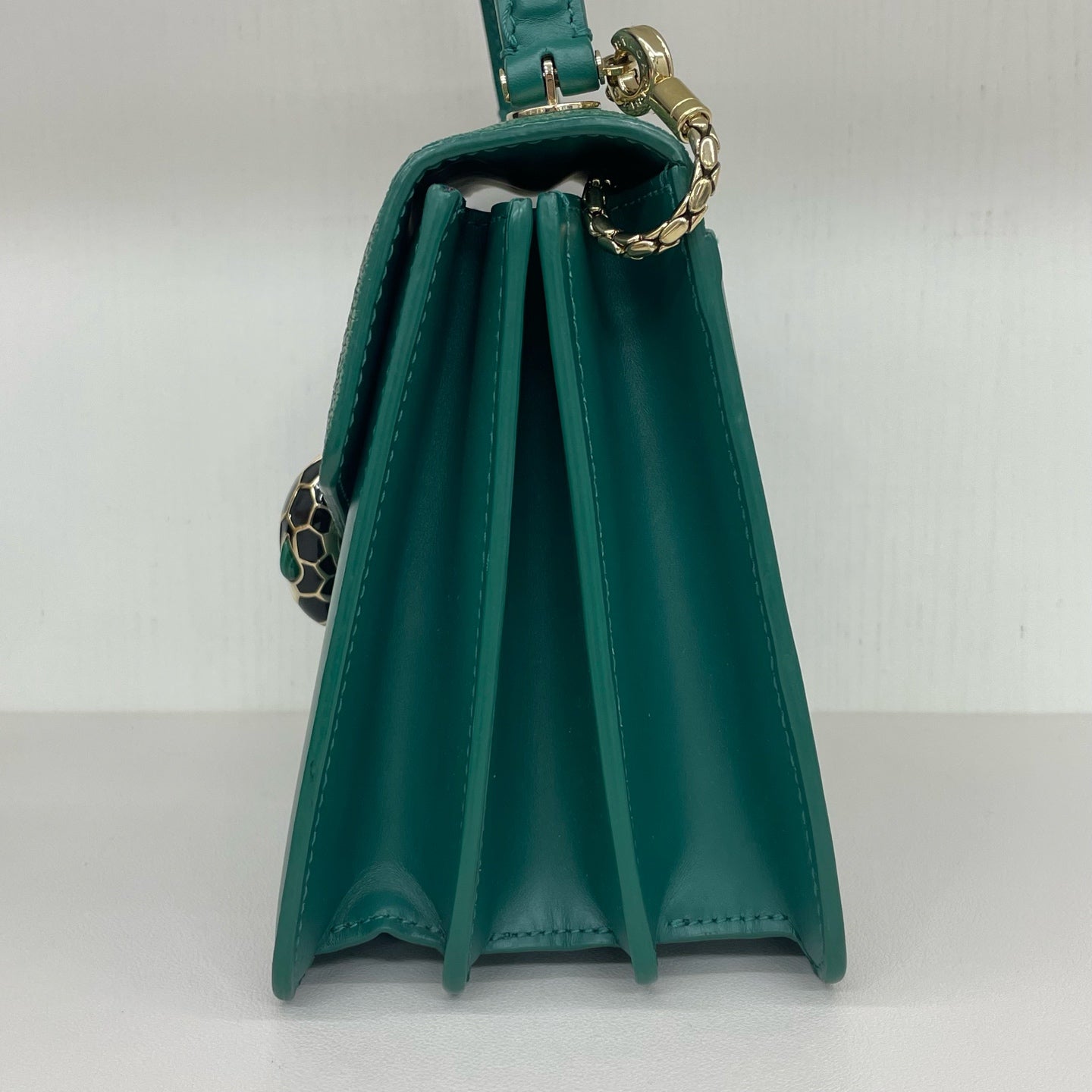 BVLGARI - Serpenti Forever Accordion Bag - Smooth calf leather with stingray leather flap - Emerald Green with Gold-Tone Hardware - (mini)