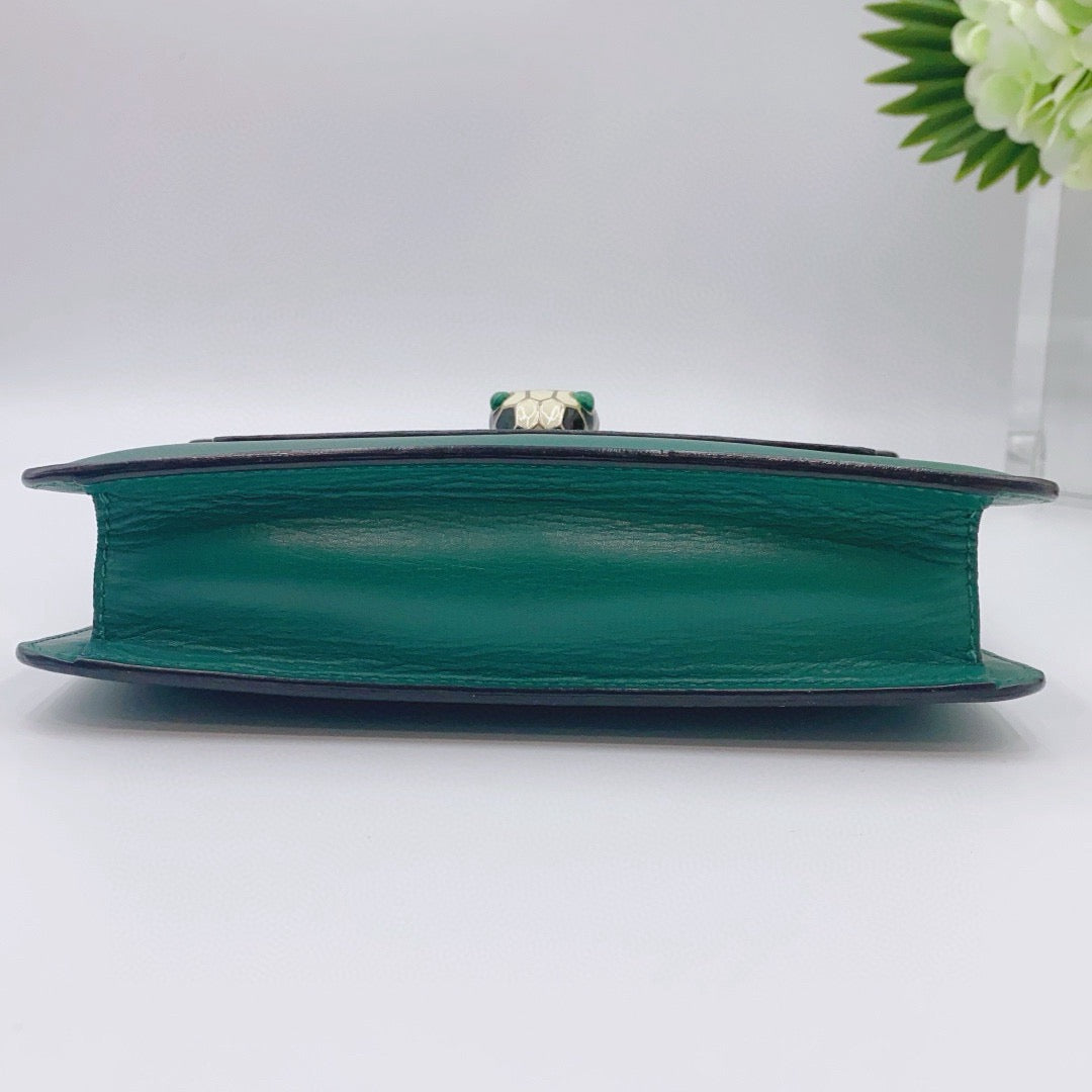 Bvlgari - Serpenti Forever Accordion Chain Bag - Calfskin leather - Green with Gold-Tone Hardware - (Small)