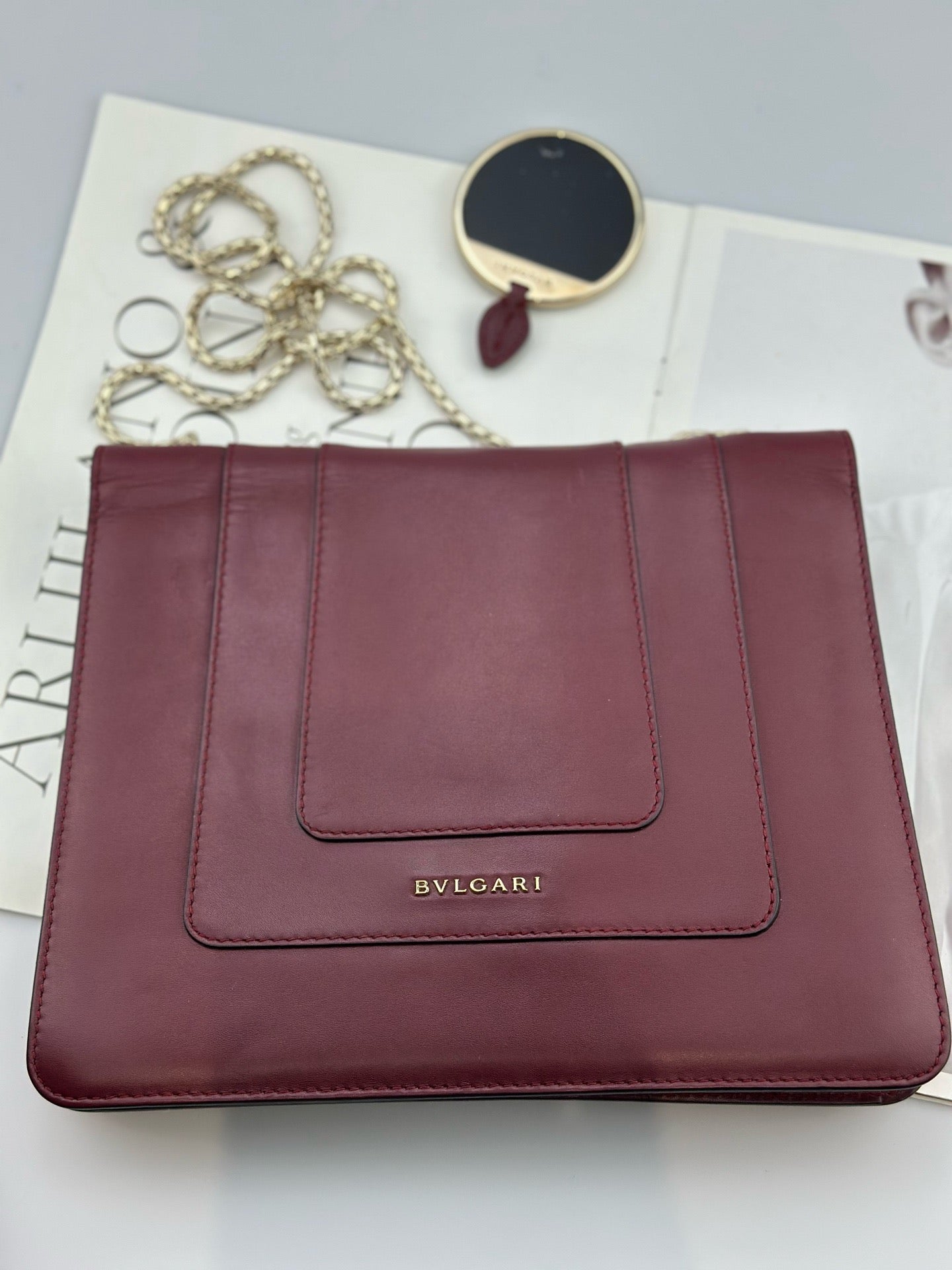 BVLGARI - Serpenti Forever - Calf leather - Burgundy with Gold-Tone Hardware - (large)