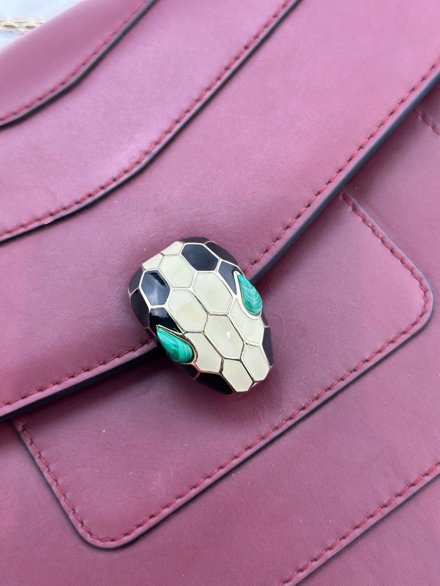 BVLGARI - Serpenti Forever - Calf leather - Burgundy with Gold-Tone Hardware - (large)