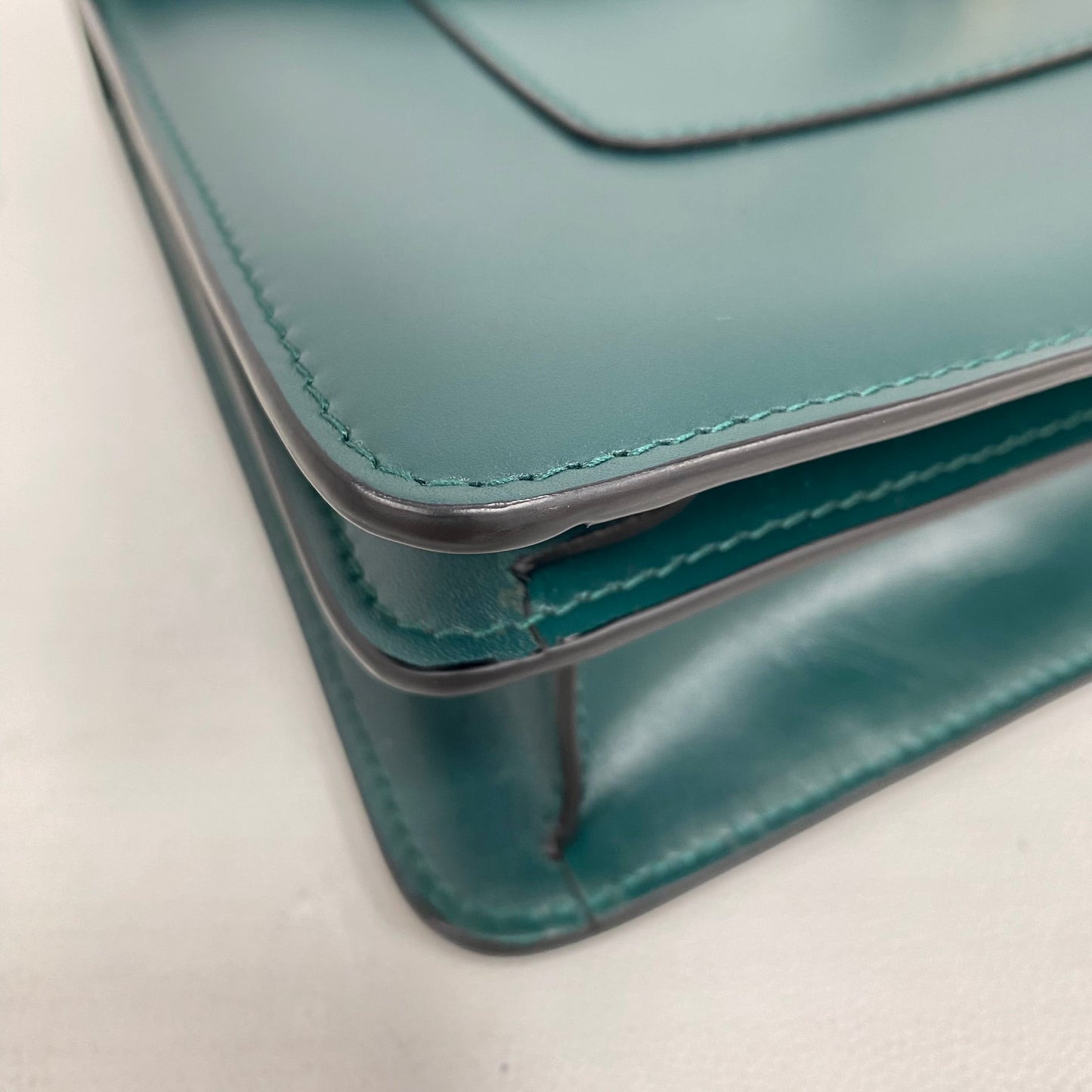Bvlgari - Serpenti Forever - Calf leather - Green with Gold-Tone Hardware - (medium)