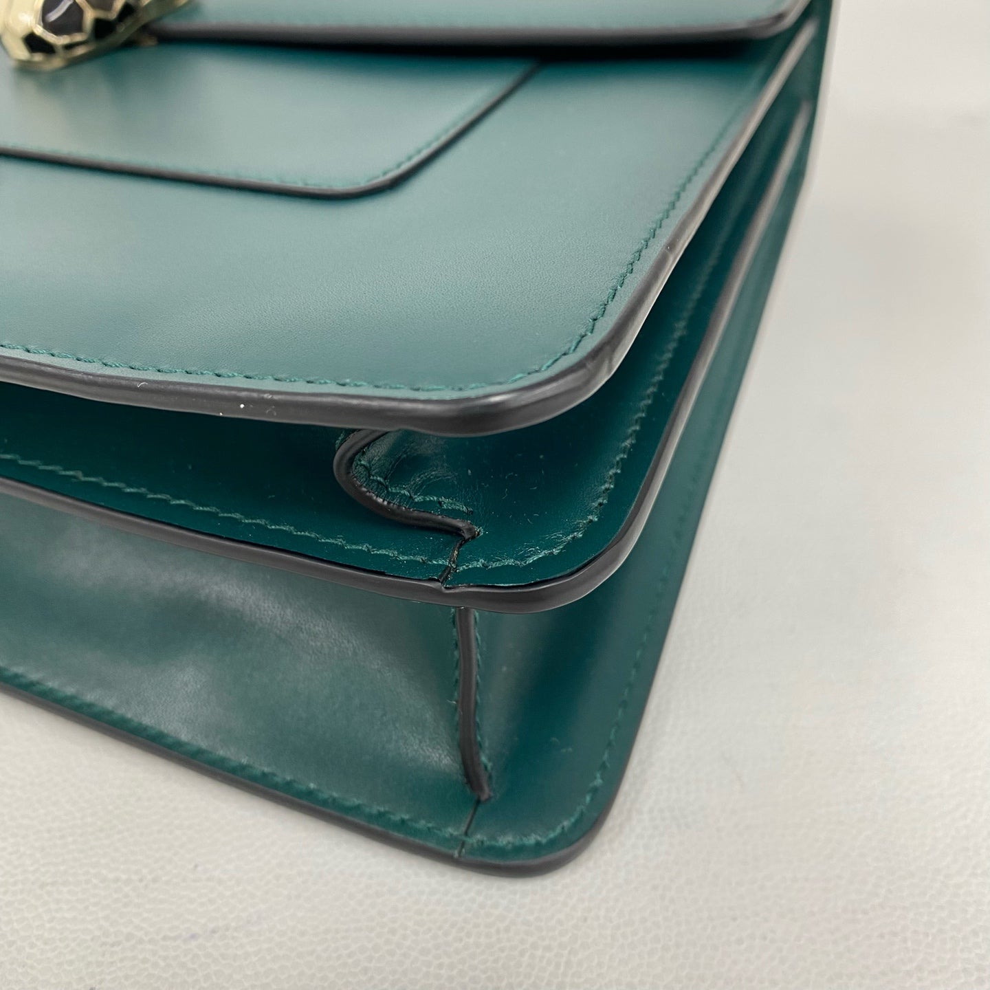 Bvlgari - Serpenti Forever - Calf leather - Green with Gold-Tone Hardware - (medium)