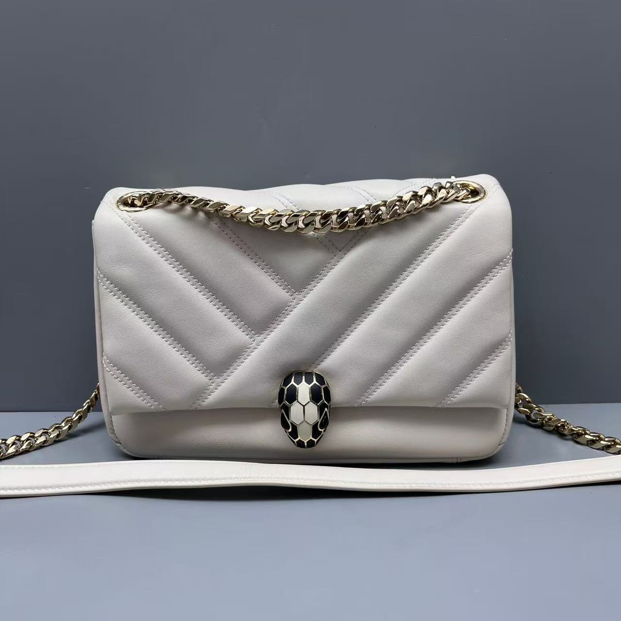 Bvlgari - Serpenti Forever - Calfskin leather - White - (Medium)