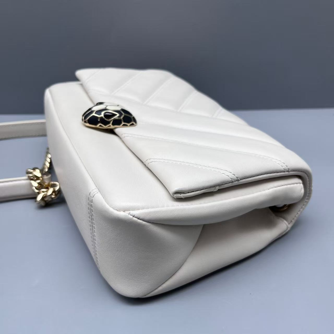 Bvlgari - Serpenti Forever - Calfskin leather - White - (Medium)