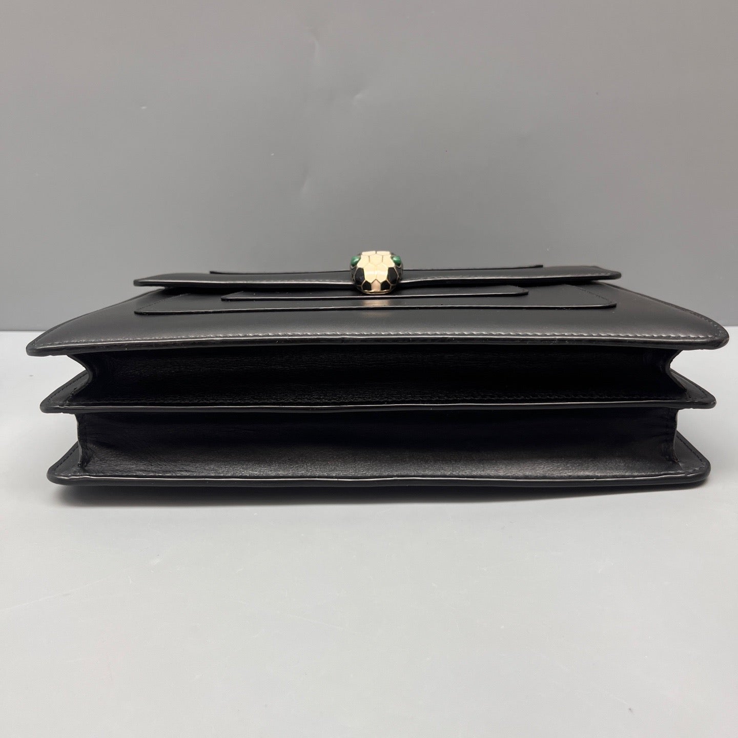 Bvlgari - Serpenti Forever Chain Bag - Calfskin leather - Black - (medium)