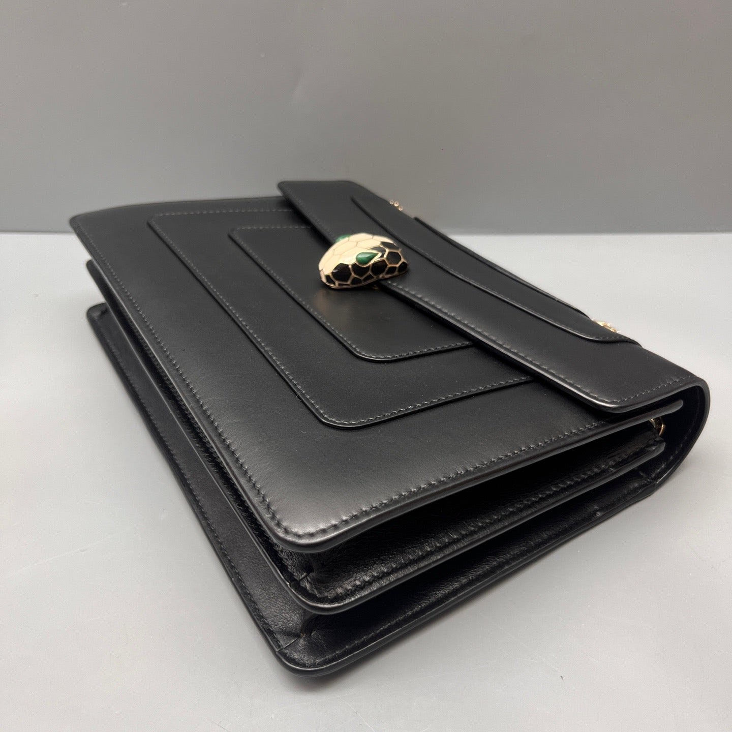 Bvlgari - Serpenti Forever Chain Bag - Calfskin leather - Black - (medium)