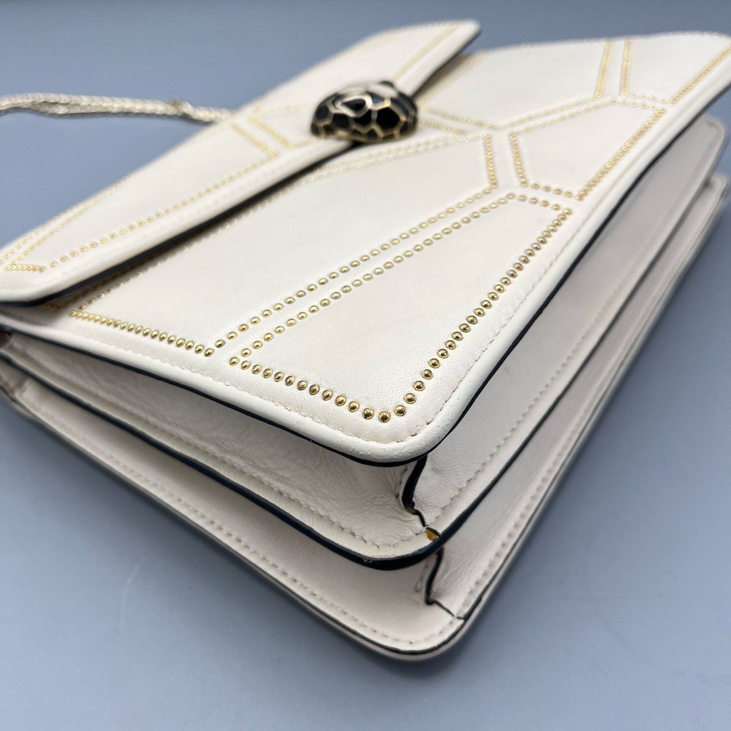 Bvlgari - Serpenti Forever Chain Bag - Calfskin leather - White - (medium)