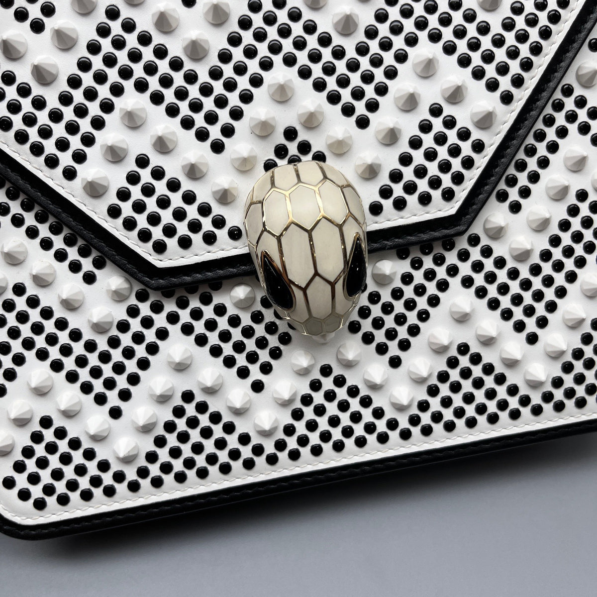 Bvlgari - Serpenti Forever Chain Bag - Leather - White - (mini)