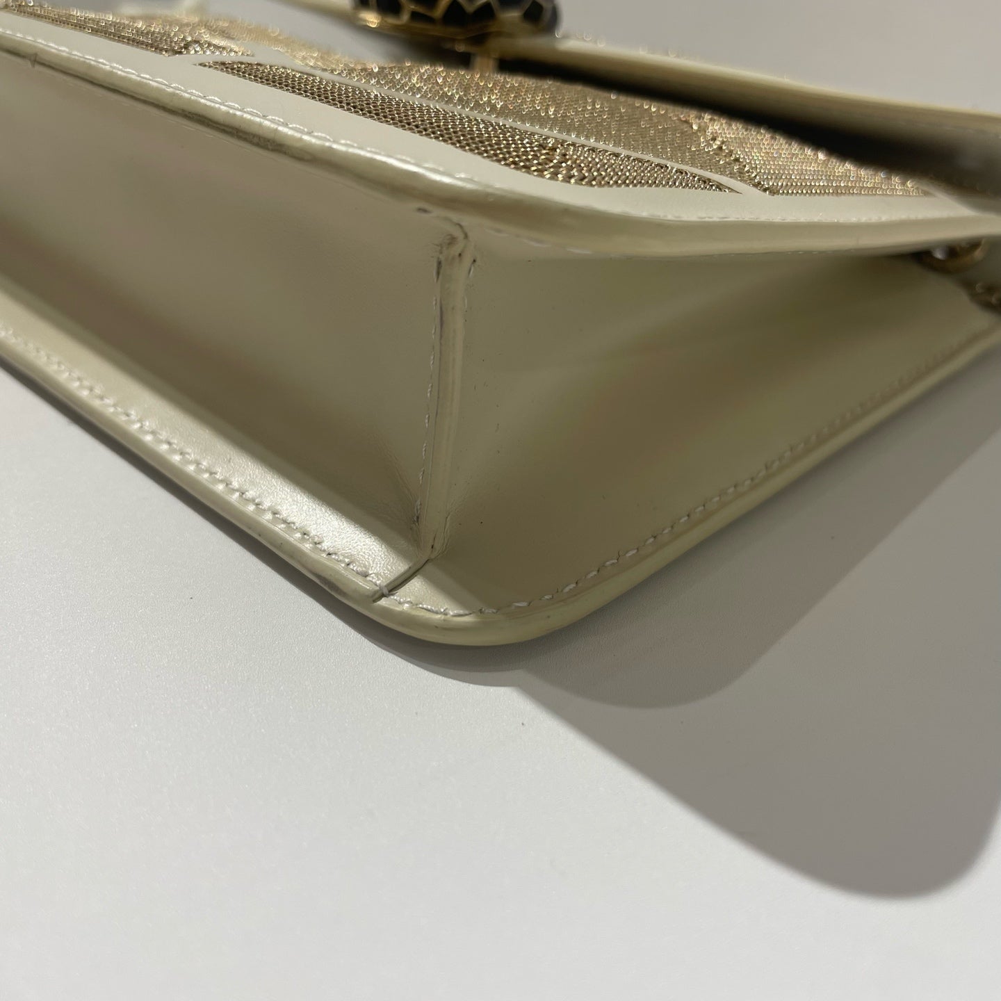 Bvlgari - Serpenti Forever - Leather and Metal - White with Gold-Tone Hardware - (mini)