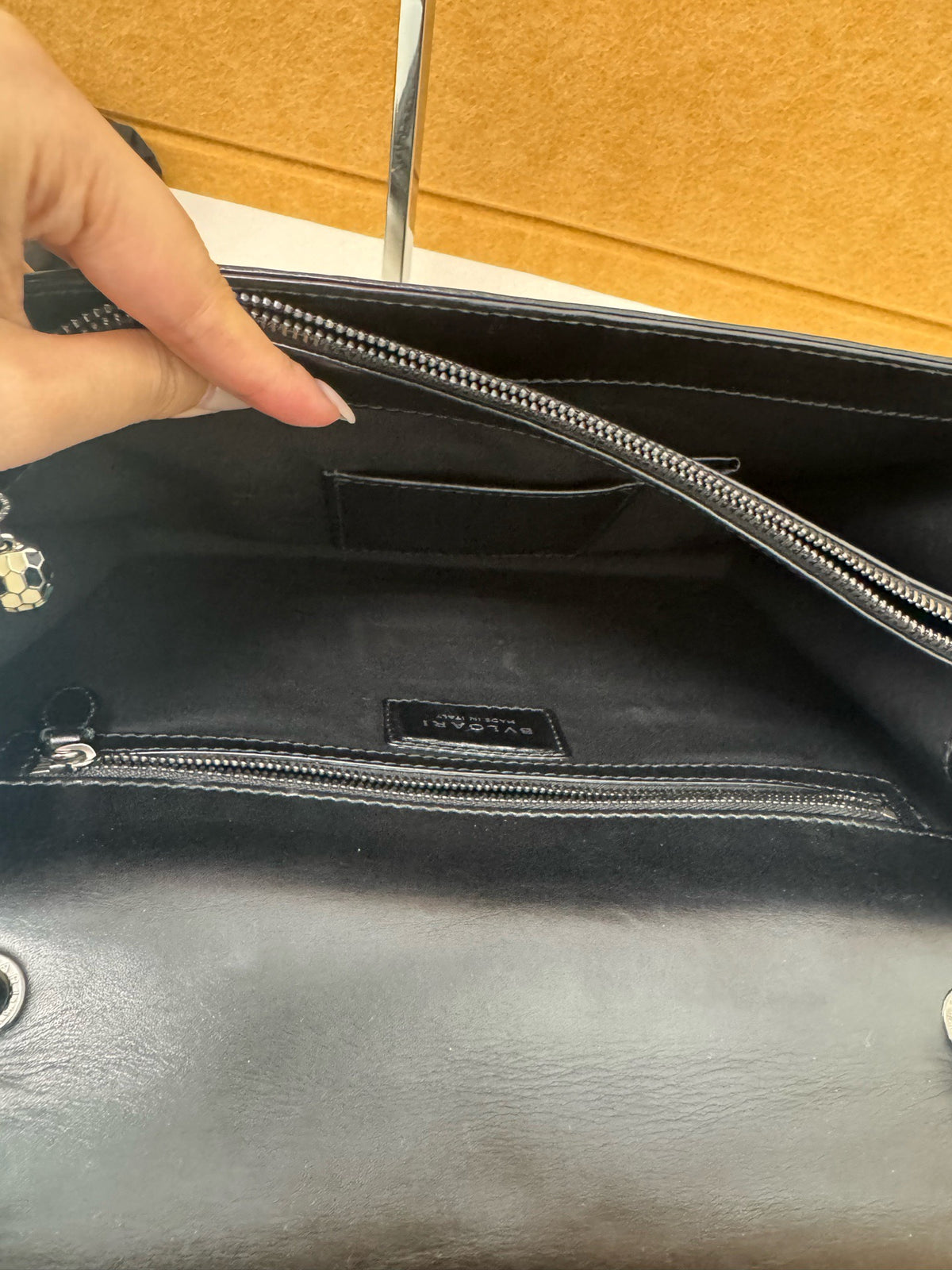 Bvlgari - Serpenti Forever - Leather - Black - (medium)