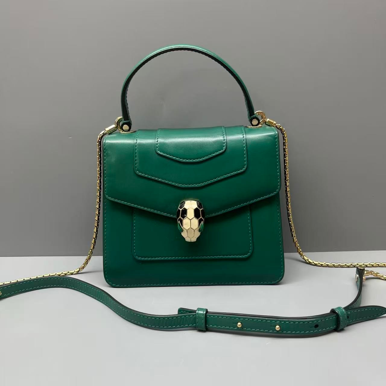 Bvlgari - Serpenti Forever - Leather - Green with Gold-Tone Hardware - (mini)