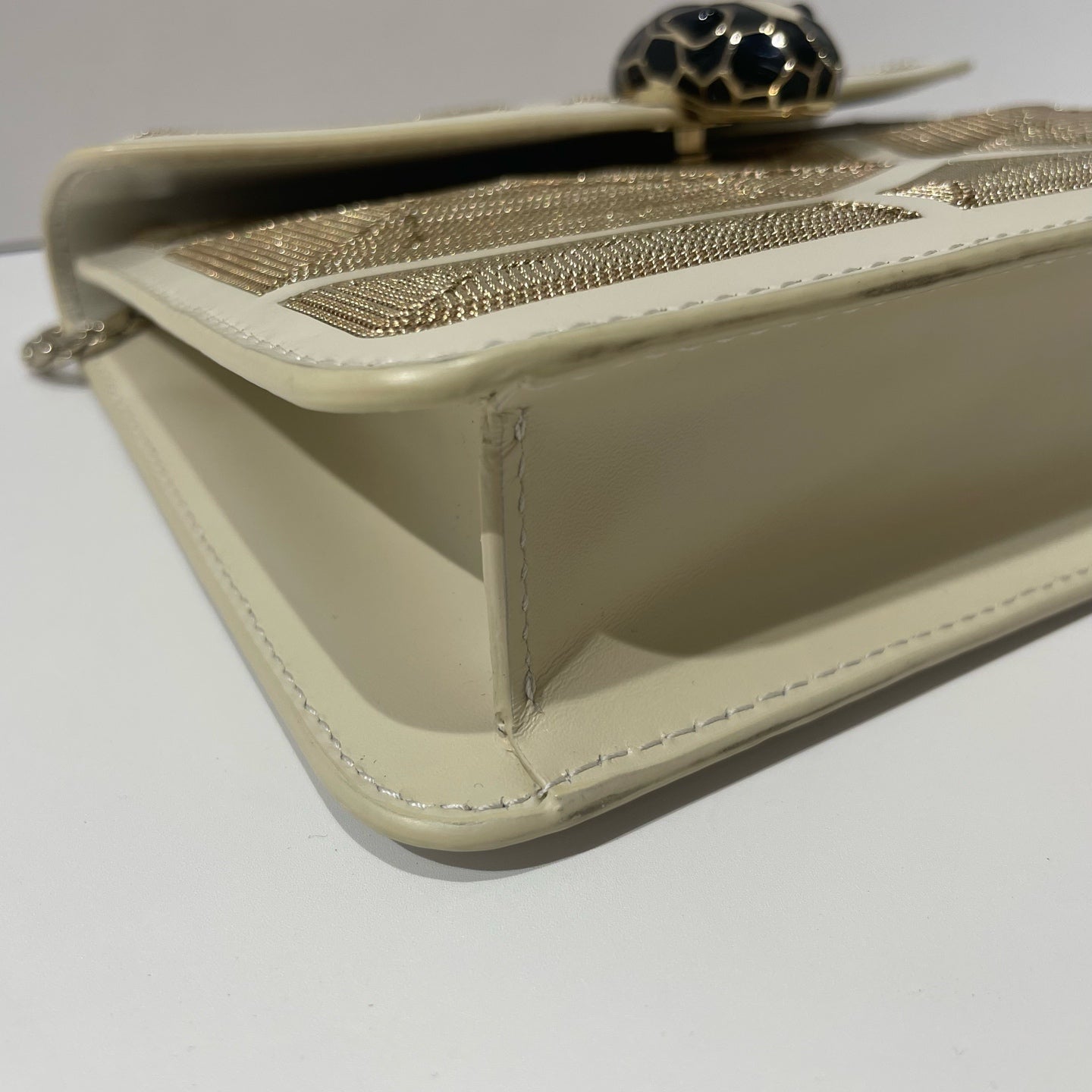 Bvlgari - Serpenti Forever - Leather with metallic mesh - White with Gold-Tone Accents - (small)