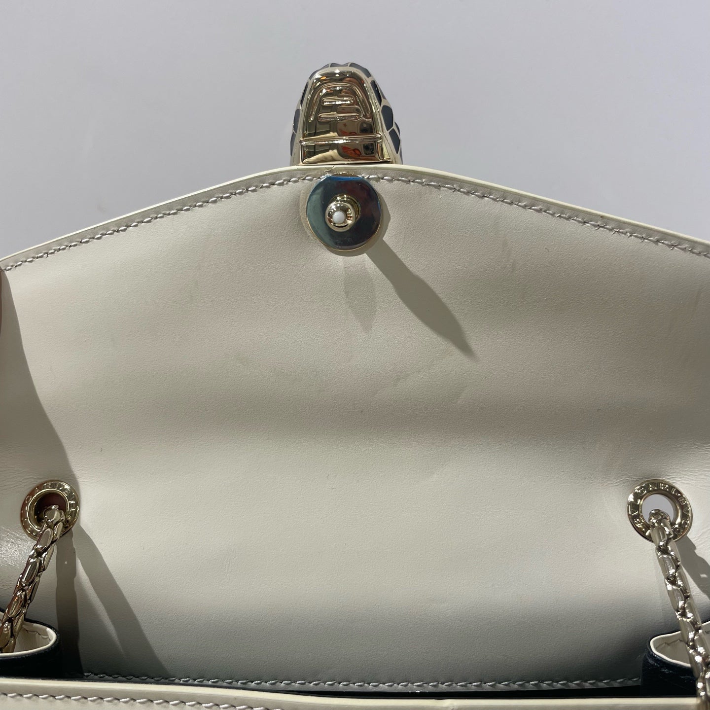 Bvlgari - Serpenti Forever - Leather with metallic mesh - White with Gold-Tone Accents - (small)