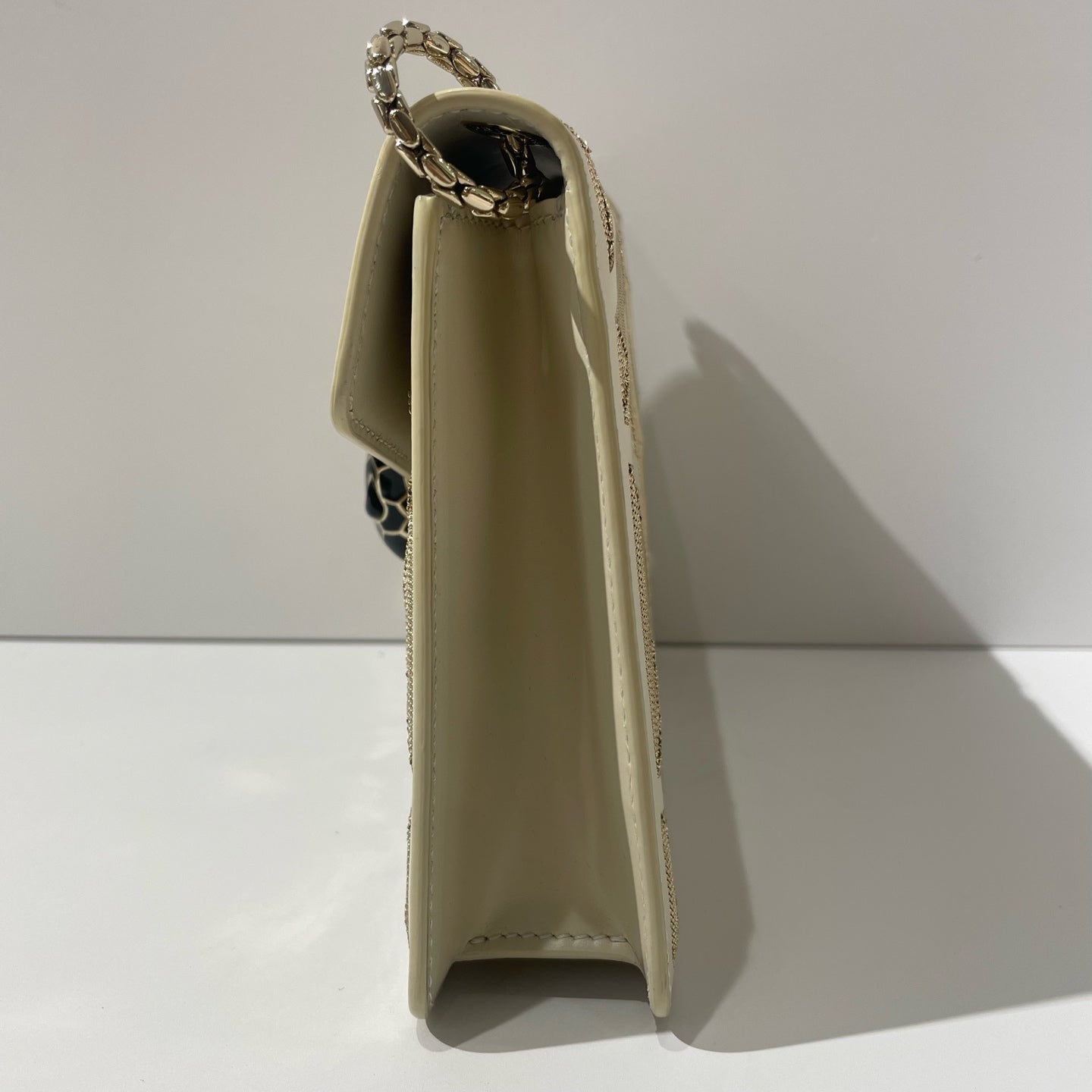 Bvlgari - Serpenti Forever - Leather with metallic mesh - White with Gold-Tone Accents - (small)