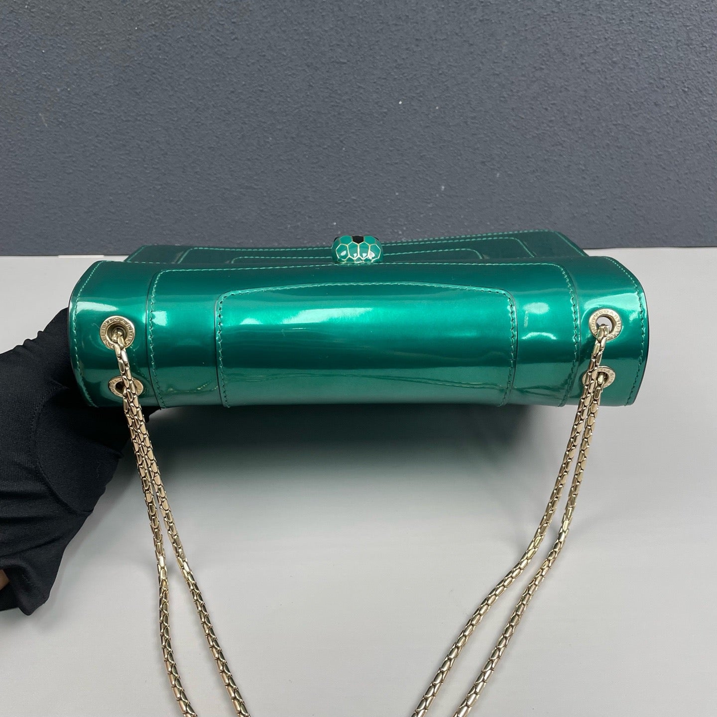 Bvlgari - Serpenti Forever - Patent leather - Emerald Green with Gold-Tone Hardware - (medium)