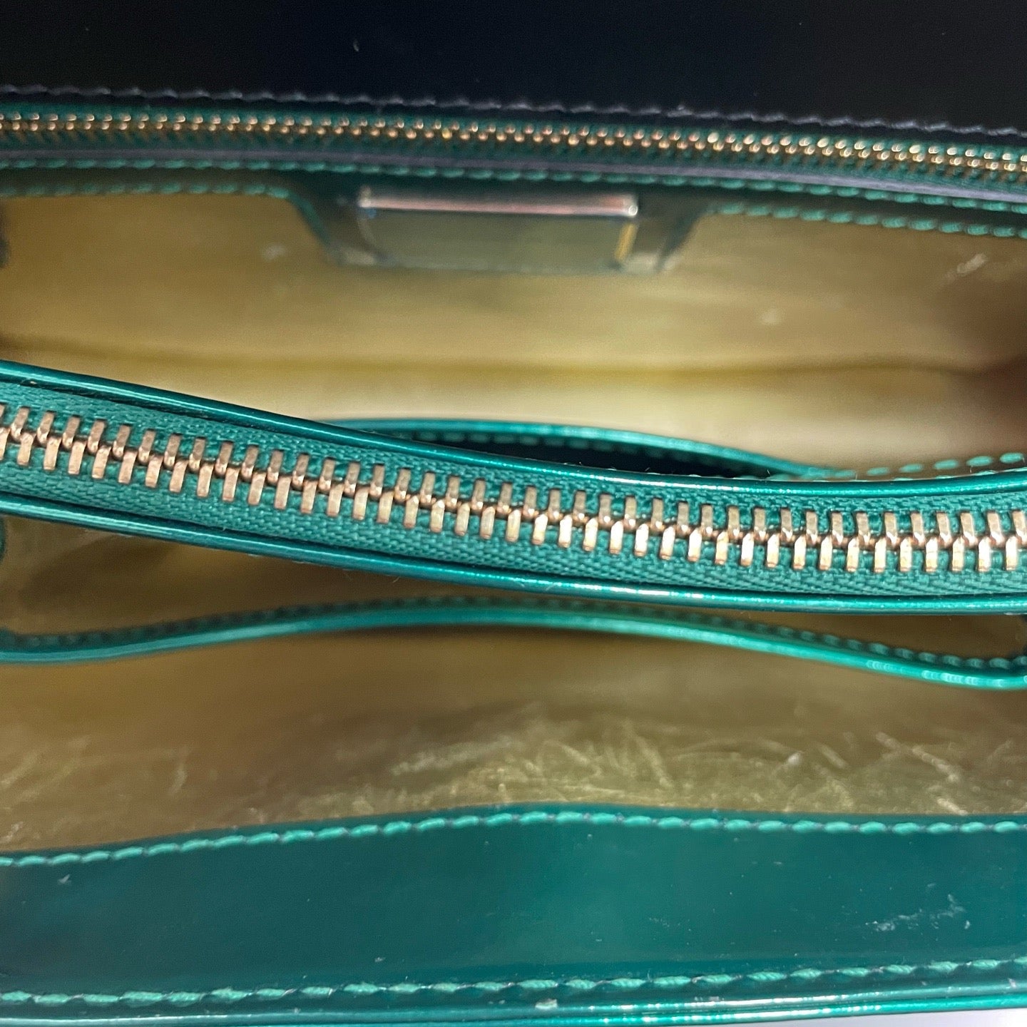 Bvlgari - Serpenti Forever - Patent leather - Emerald Green with Gold-Tone Hardware - (medium)