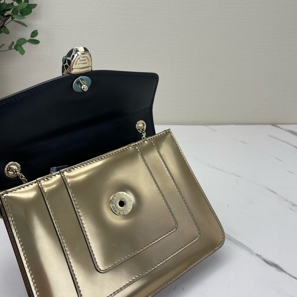 Bvlgari - Serpenti Forever - Patent leather - Gold - (mini)