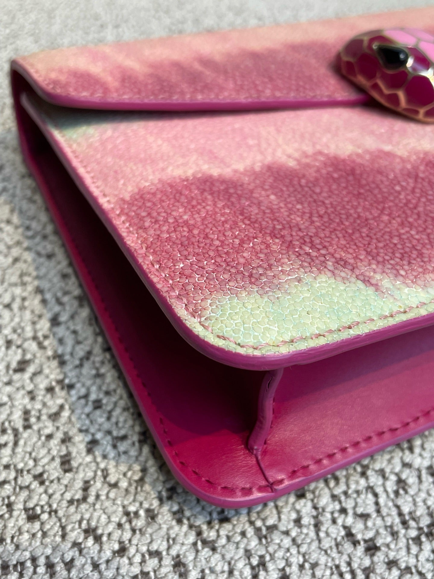 Bvlgari - Serpenti Forever Riviera Limited Edition Gradient Chain Bag - Stingray leather - Multicolour (Pink and Green Gradient) - (Small)