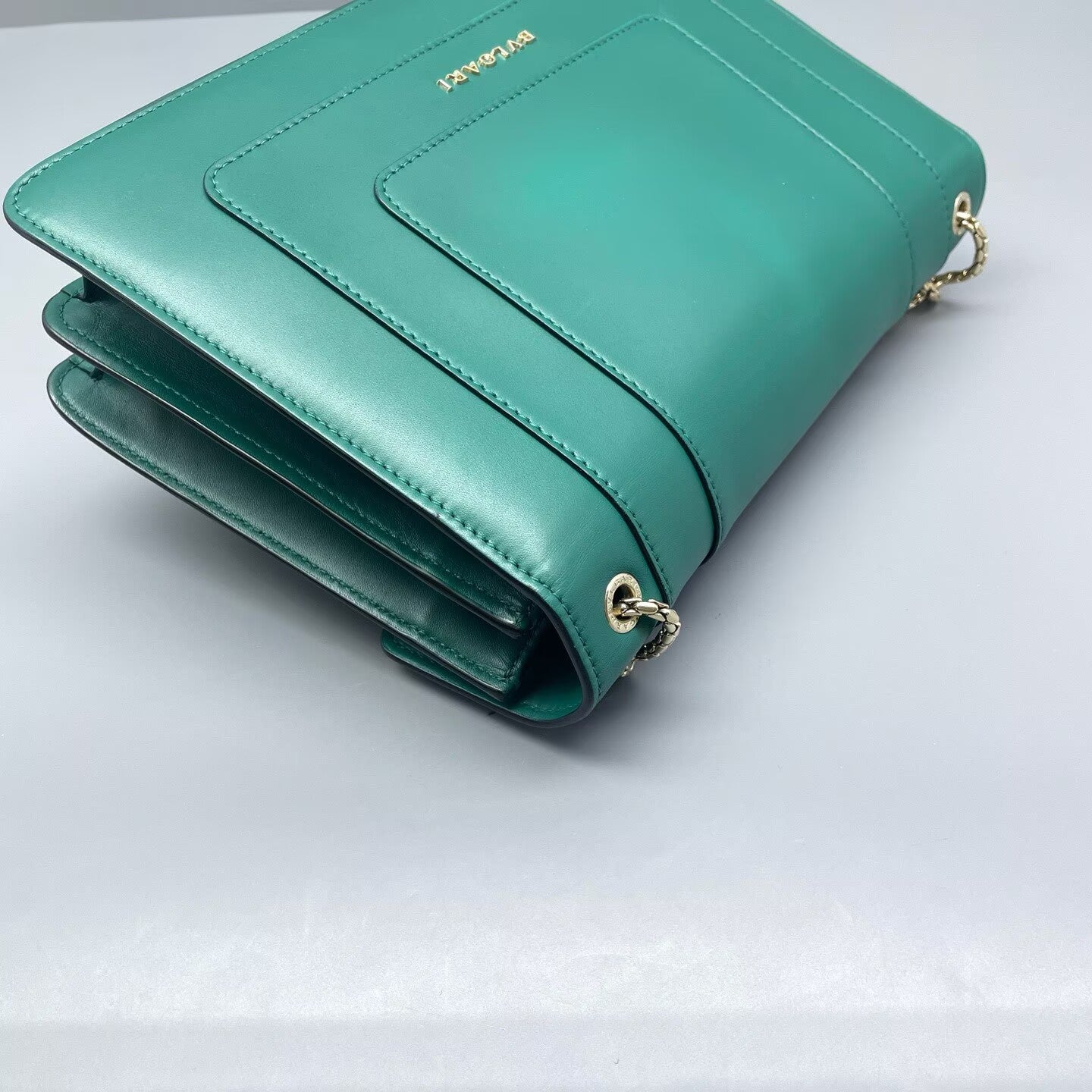 Bvlgari - Serpenti Forever - Smooth calfskin leather - Green with Gold-Tone Hardware - (Medium)