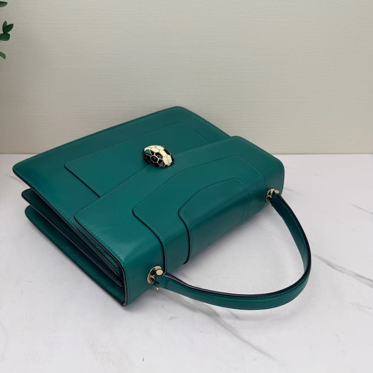 Bvlgari - Serpenti Forever - Smooth calfskin leather - Green with Gold-Tone Hardware - (medium)