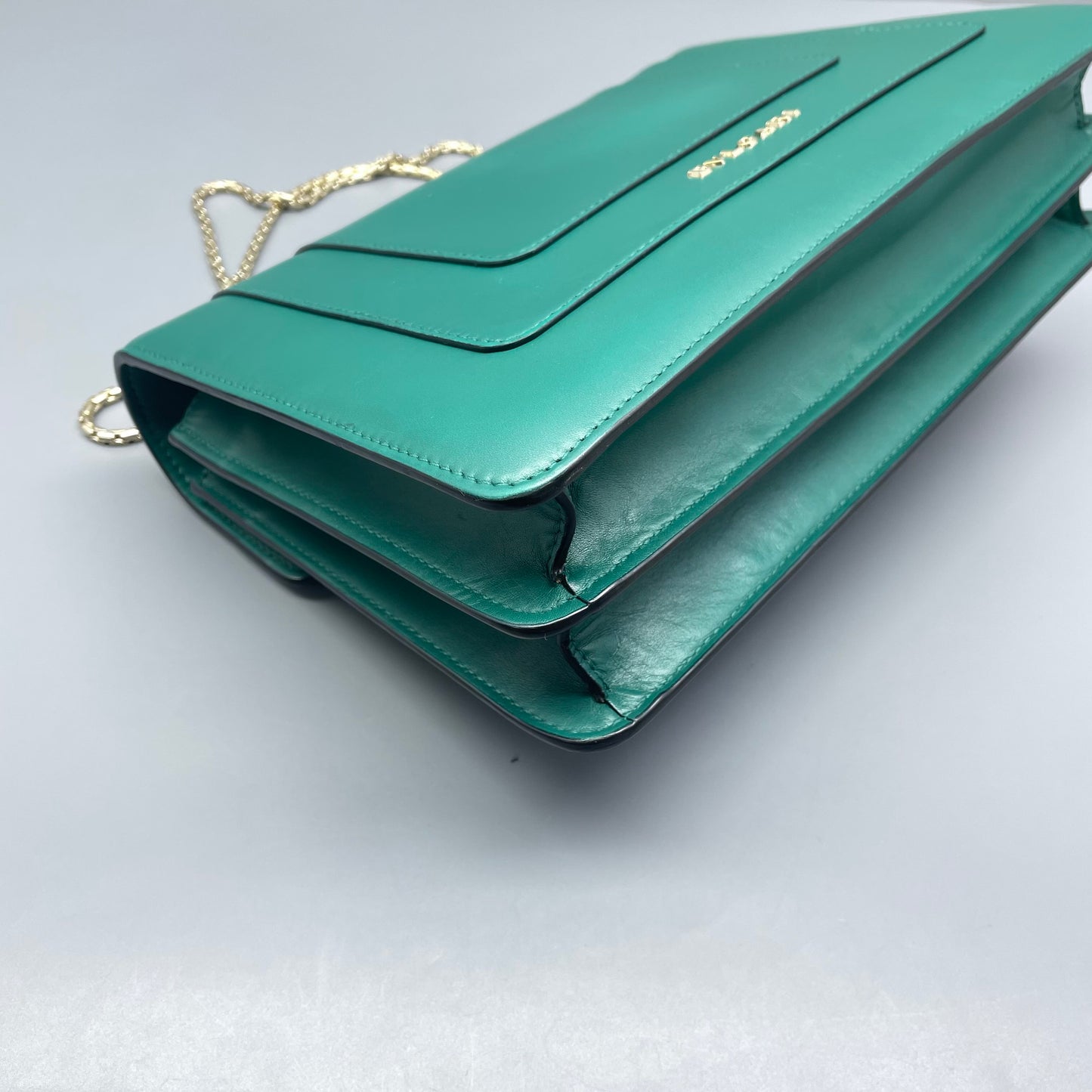 Bvlgari - Serpenti Forever - Smooth calfskin leather - Green with Gold-Tone Hardware - (Medium)