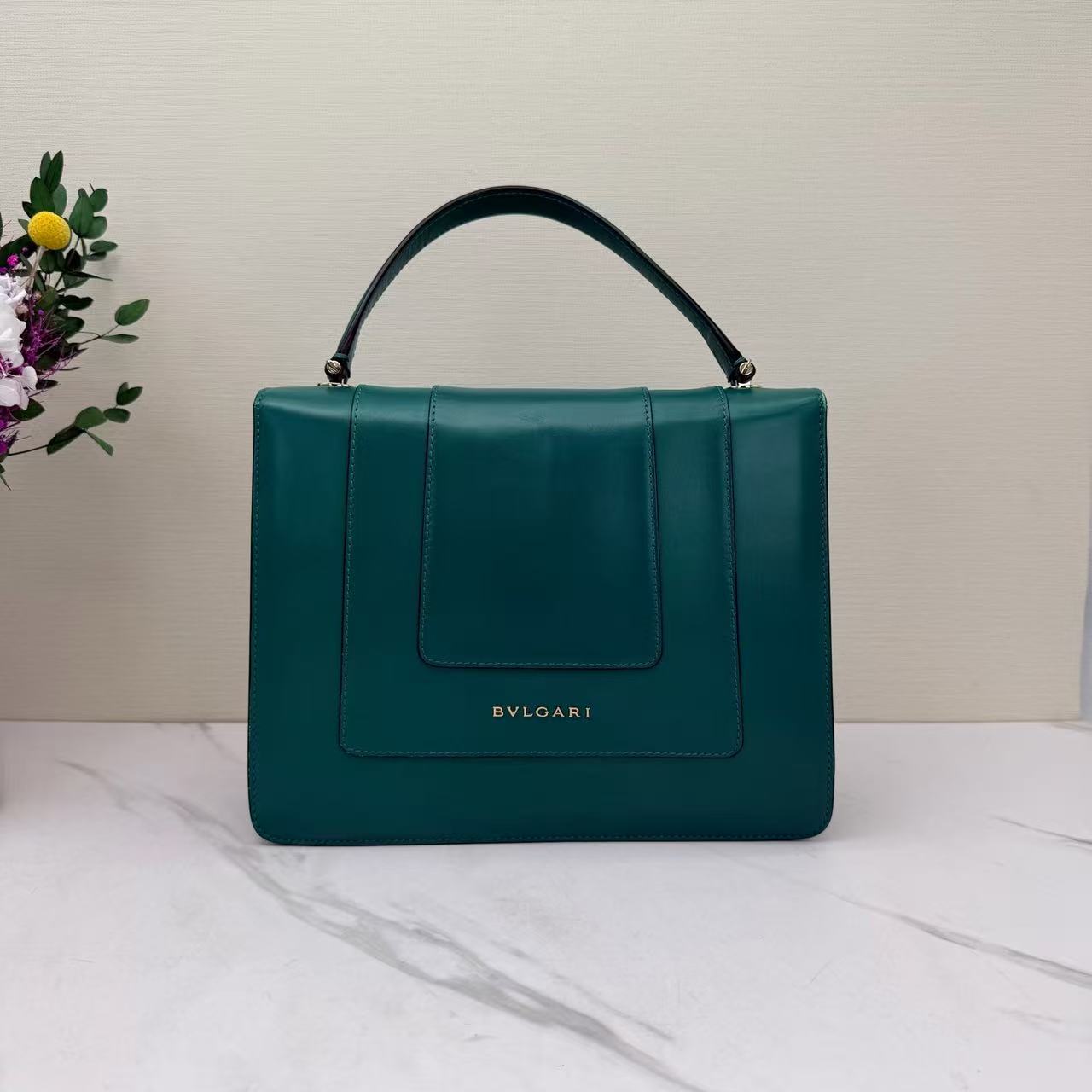 Bvlgari - Serpenti Forever - Smooth calfskin leather - Green with Gold-Tone Hardware - (medium)