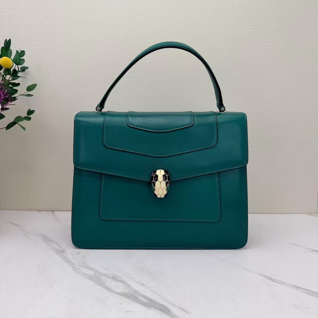 Bvlgari - Serpenti Forever - Smooth calfskin leather - Green with Gold-Tone Hardware - (medium)