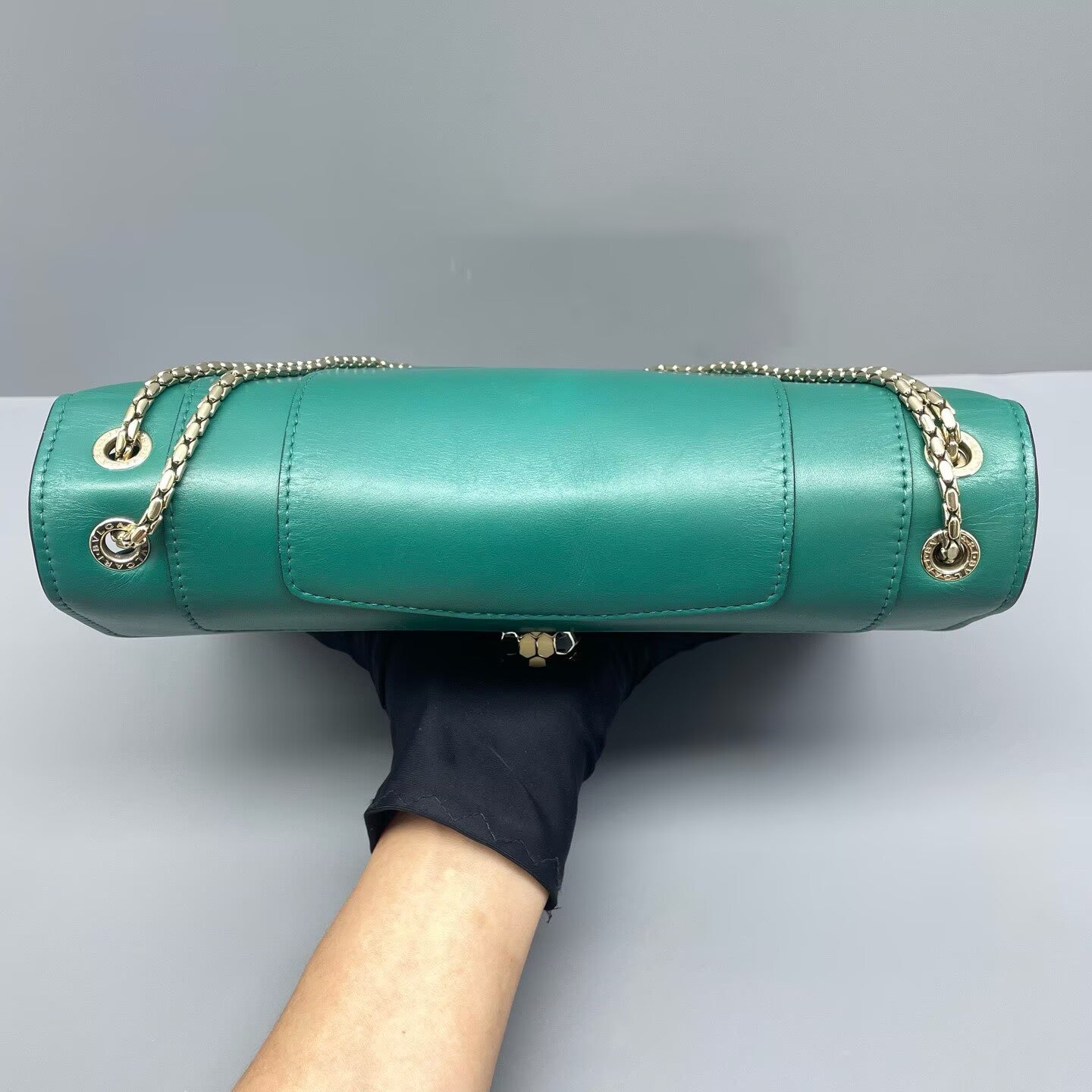 Bvlgari - Serpenti Forever - Smooth calfskin leather - Green with Gold-Tone Hardware - (Medium)
