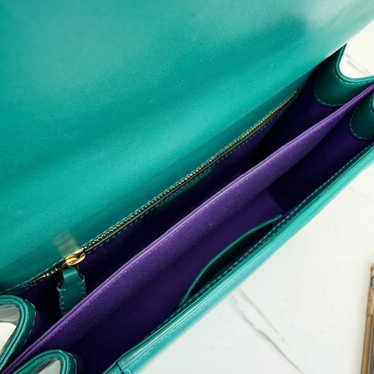Bvlgari - Serpenti Forever - Smooth calfskin leather - Green with Gold-Tone Hardware - (medium)