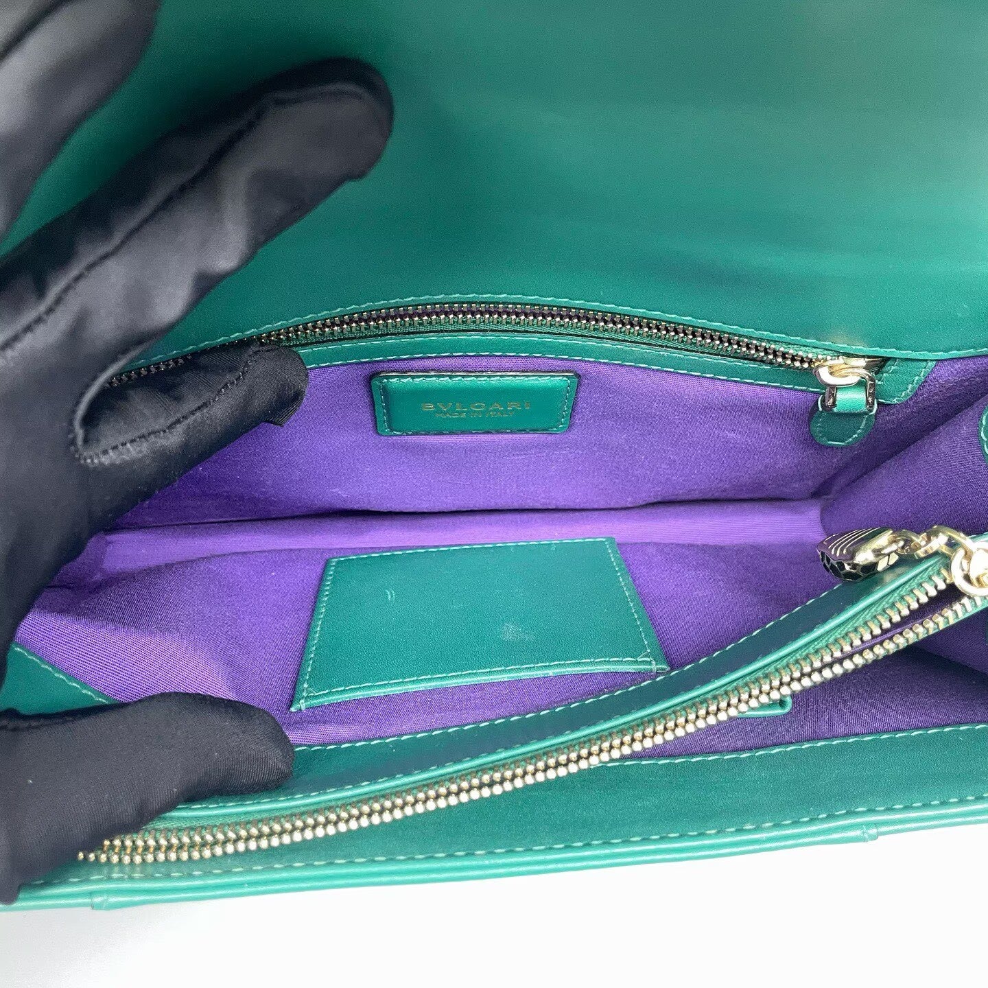 Bvlgari - Serpenti Forever - Smooth calfskin leather - Green with Gold-Tone Hardware - (Medium)
