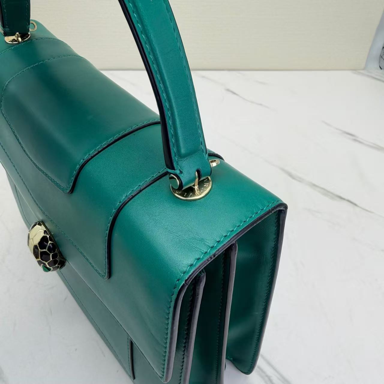 Bvlgari - Serpenti Forever - Smooth calfskin leather - Green with Gold-Tone Hardware - (medium)