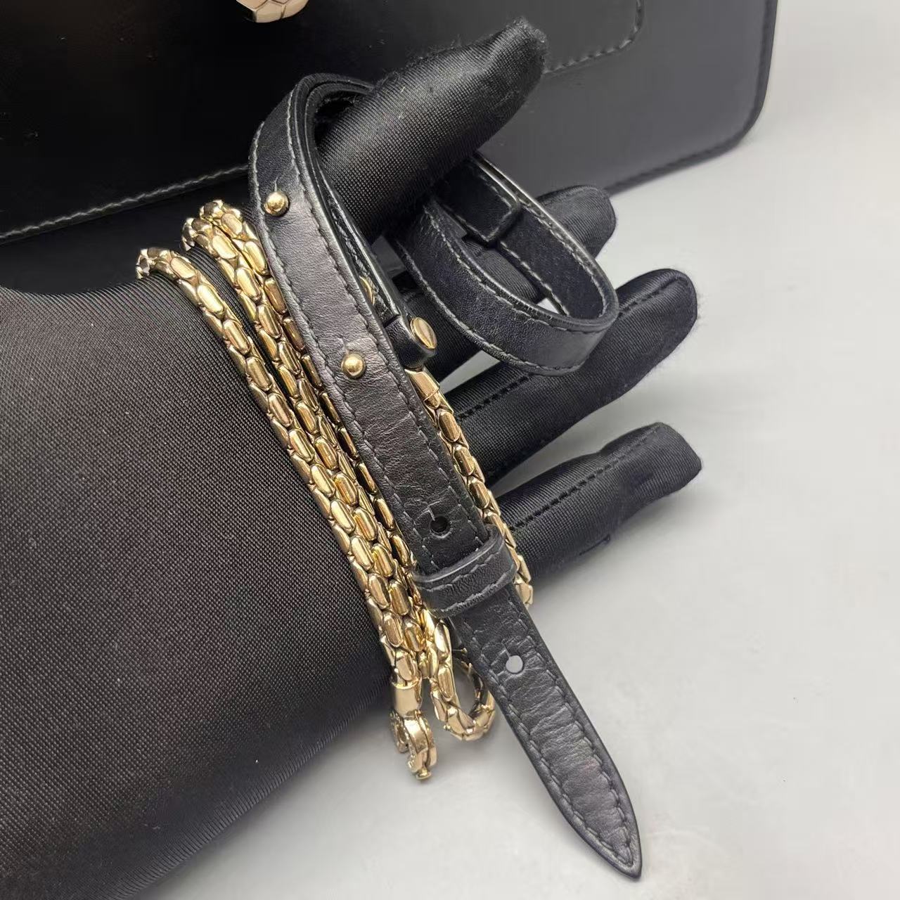 Bvlgari - Serpenti Forever Top Handle Bag - Calfskin leather - Black - (Medium)