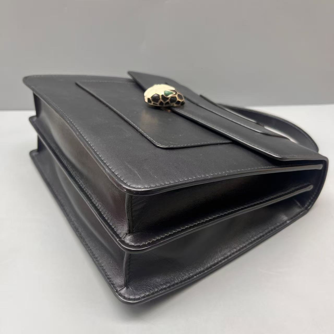 Bvlgari - Serpenti Forever Top Handle Bag - Calfskin leather - Black - (Medium)