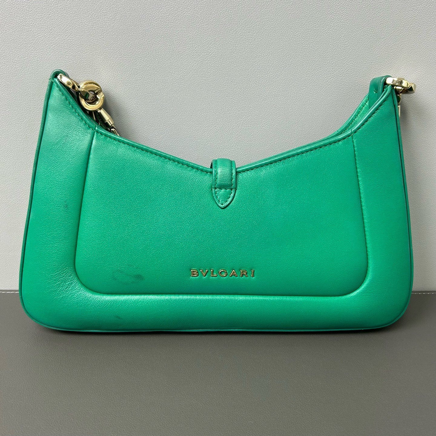 Bvlgari - Shoulder Bag - Calfskin leather - Vivid Green with Gold-Tone Hardware - (medium)