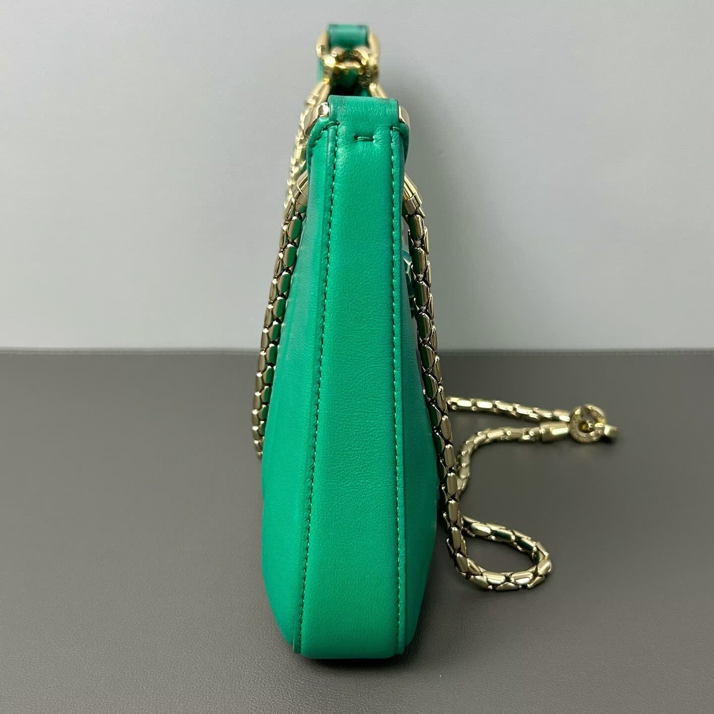 Bvlgari - Shoulder Bag - Calfskin leather - Vivid Green with Gold-Tone Hardware - (medium)
