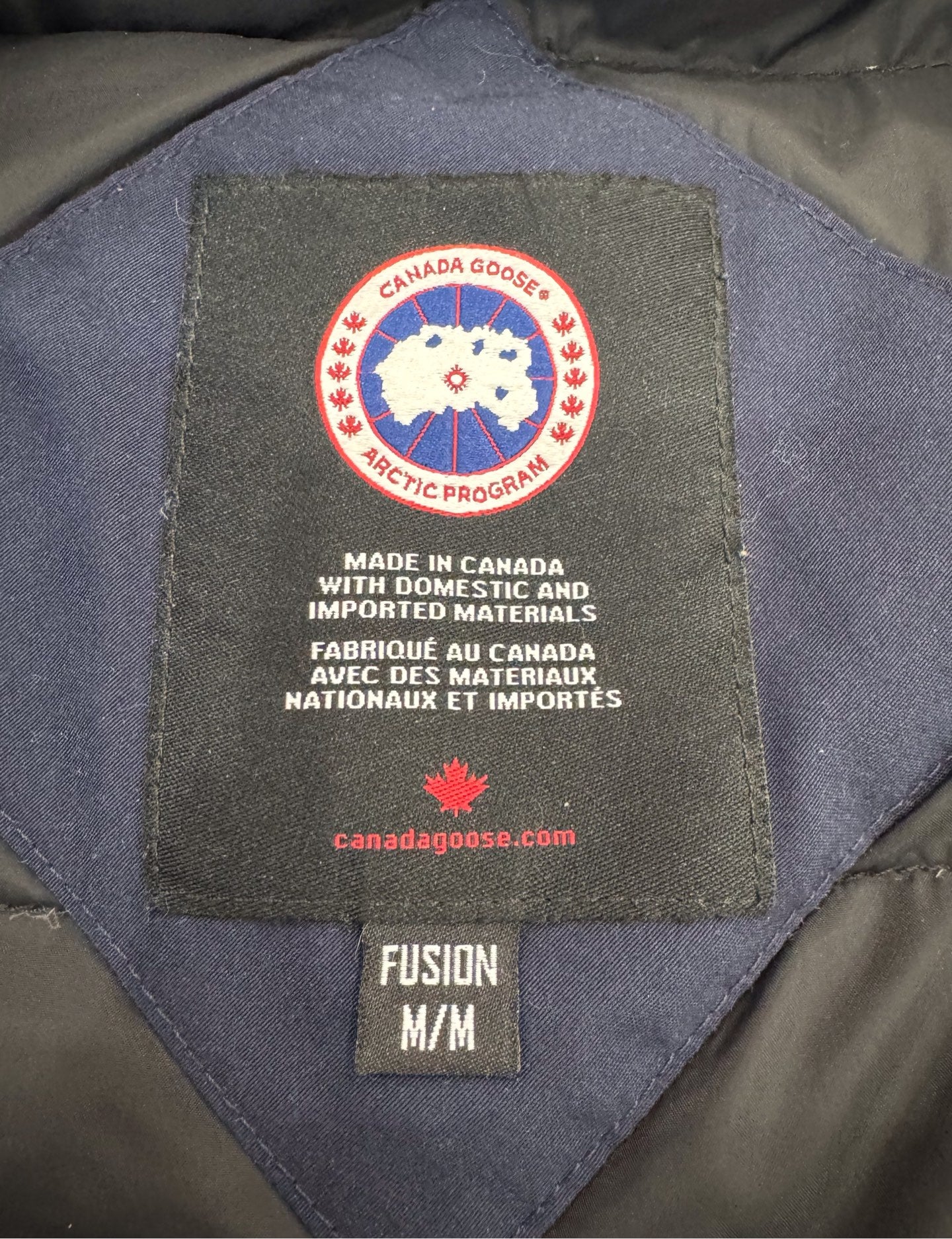 Canada Goose - Kensington - Polyester and cotton blend outer shell, nylon lining, 80% white duck down and 20% feather filling, natural coyote fur trim - Navy - (M)