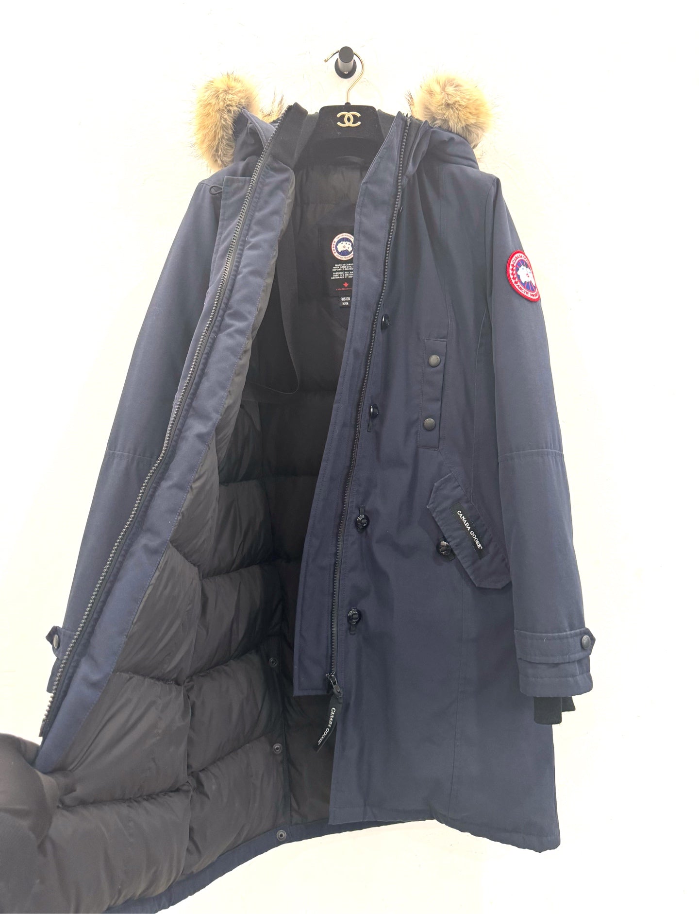Canada Goose - Kensington - Polyester and cotton blend outer shell, nylon lining, 80% white duck down and 20% feather filling, natural coyote fur trim - Navy - (M)