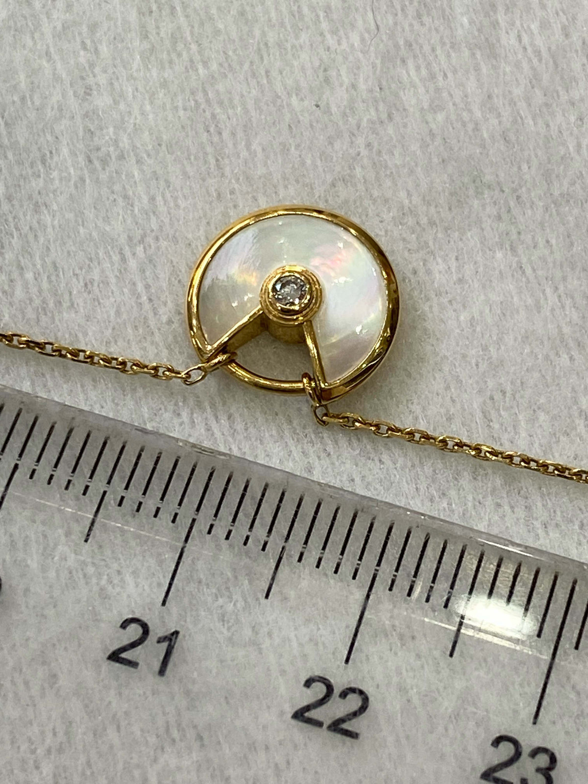 Cartier - Amulette de Cartier - 18k rose gold, mother-of-pearl and a single diamond - Gold