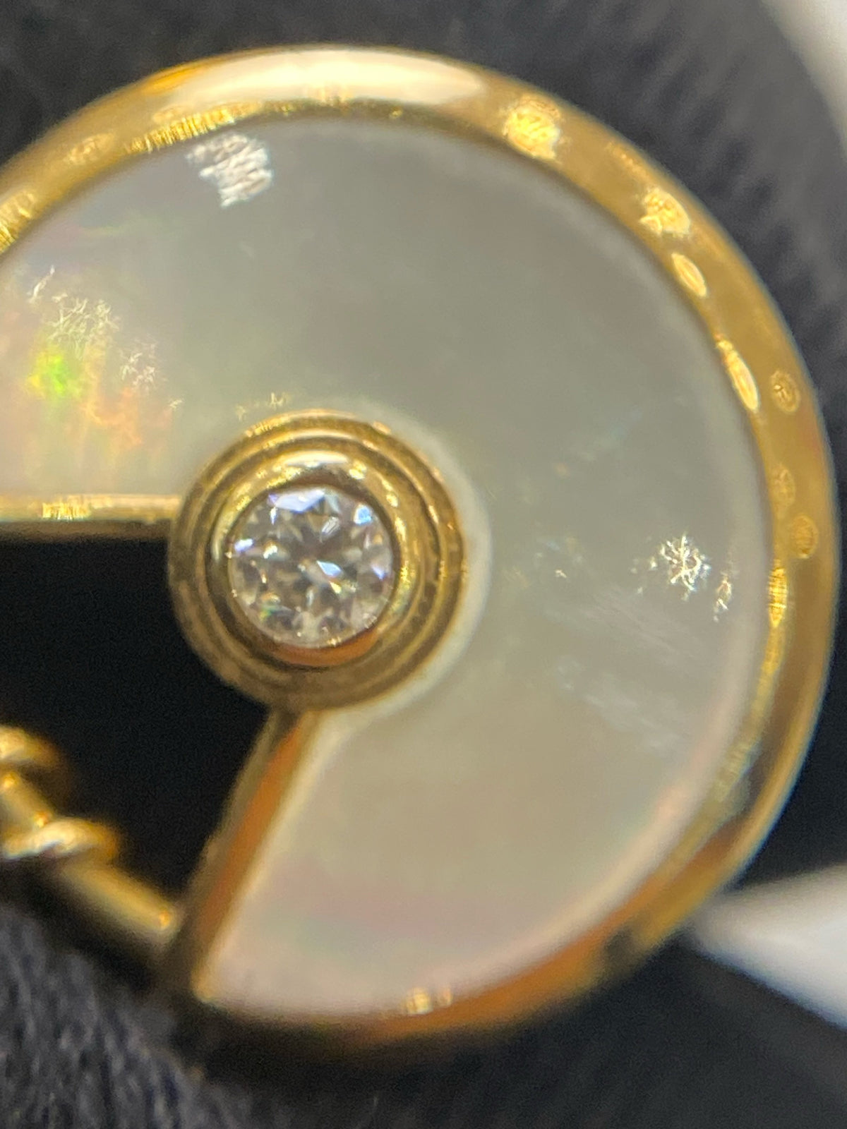 Cartier - Amulette de Cartier - 18k rose gold, mother-of-pearl and a single diamond - Gold
