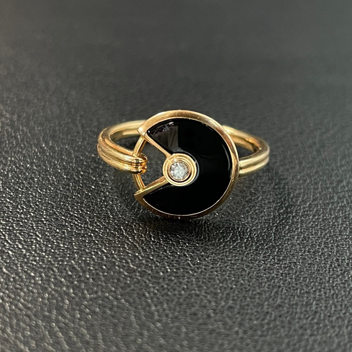 Cartier - Amulette de Cartier - 18K rose gold, onyx and diamond - Multicolour - (54)