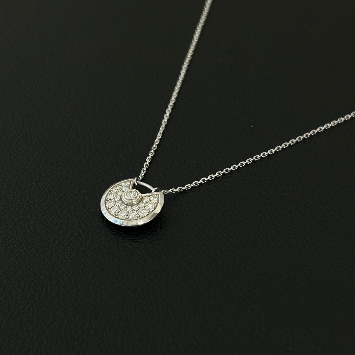Cartier - Amulette de Cartier Mini - 18k white gold with diamonds - Silver - (mini)