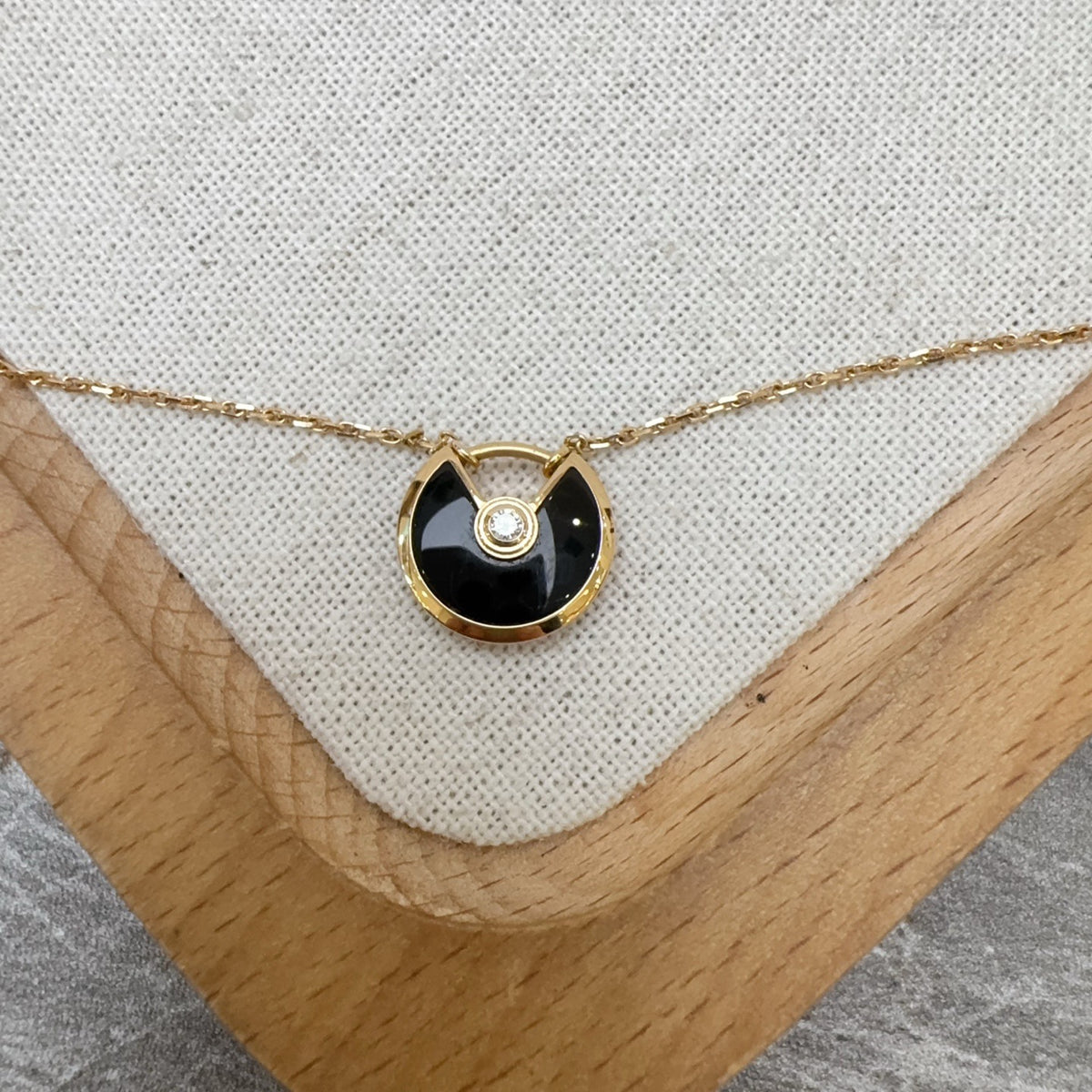 Cartier - Amulette de Cartier XS - 18k rose gold, black onyx and one diamond - Black - (XS)