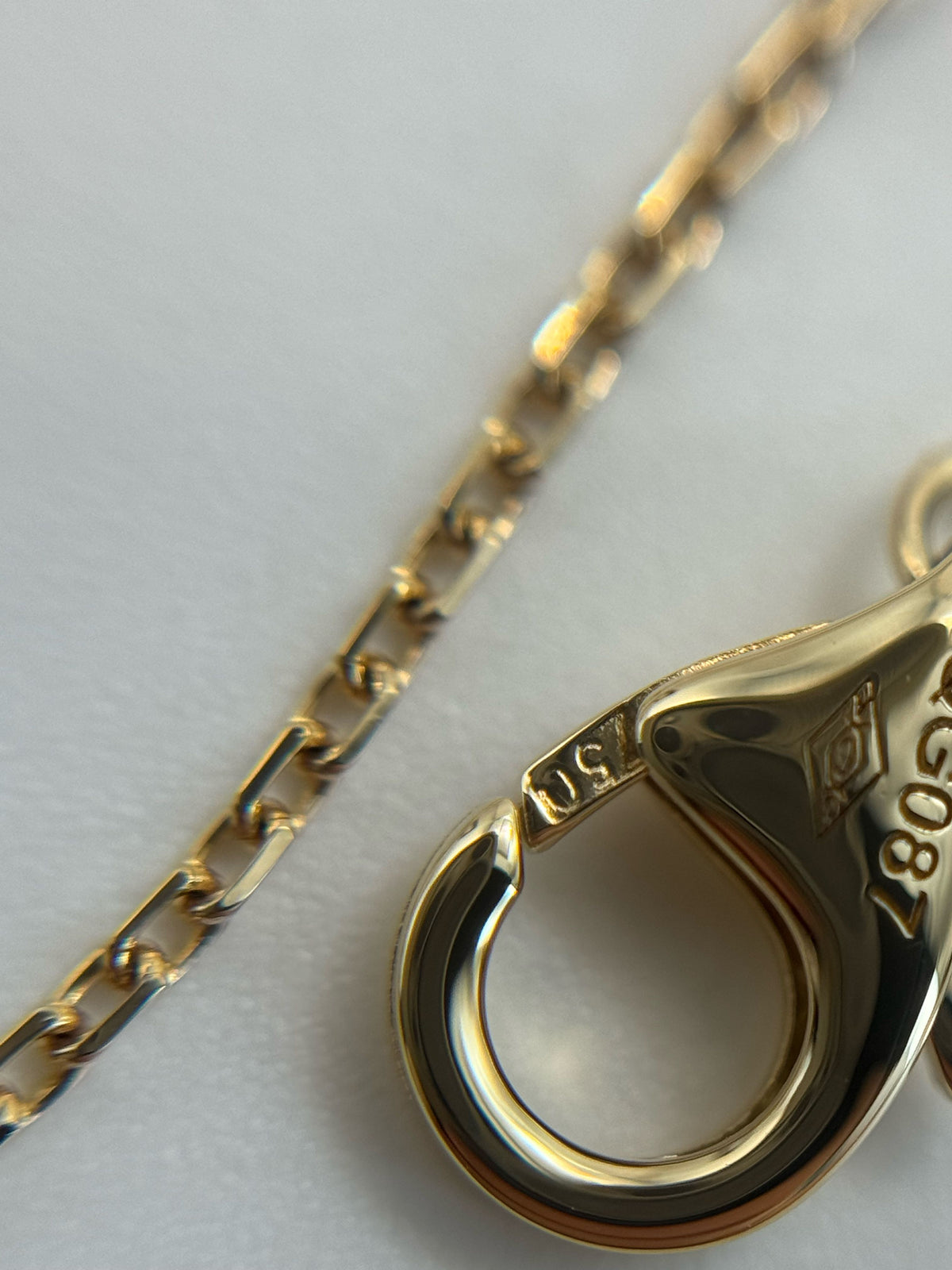 Cartier - Amulette de Cartier - Yellow gold - Gold