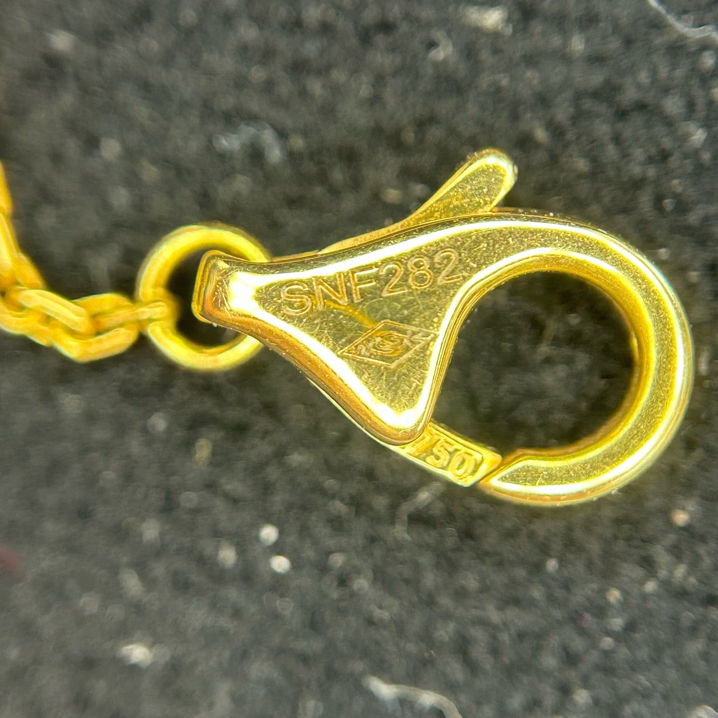 Cartier - Amulette de Cartier - Yellow gold - Gold