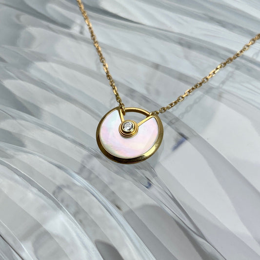 Cartier - Amulette de Cartier - Yellow gold - White